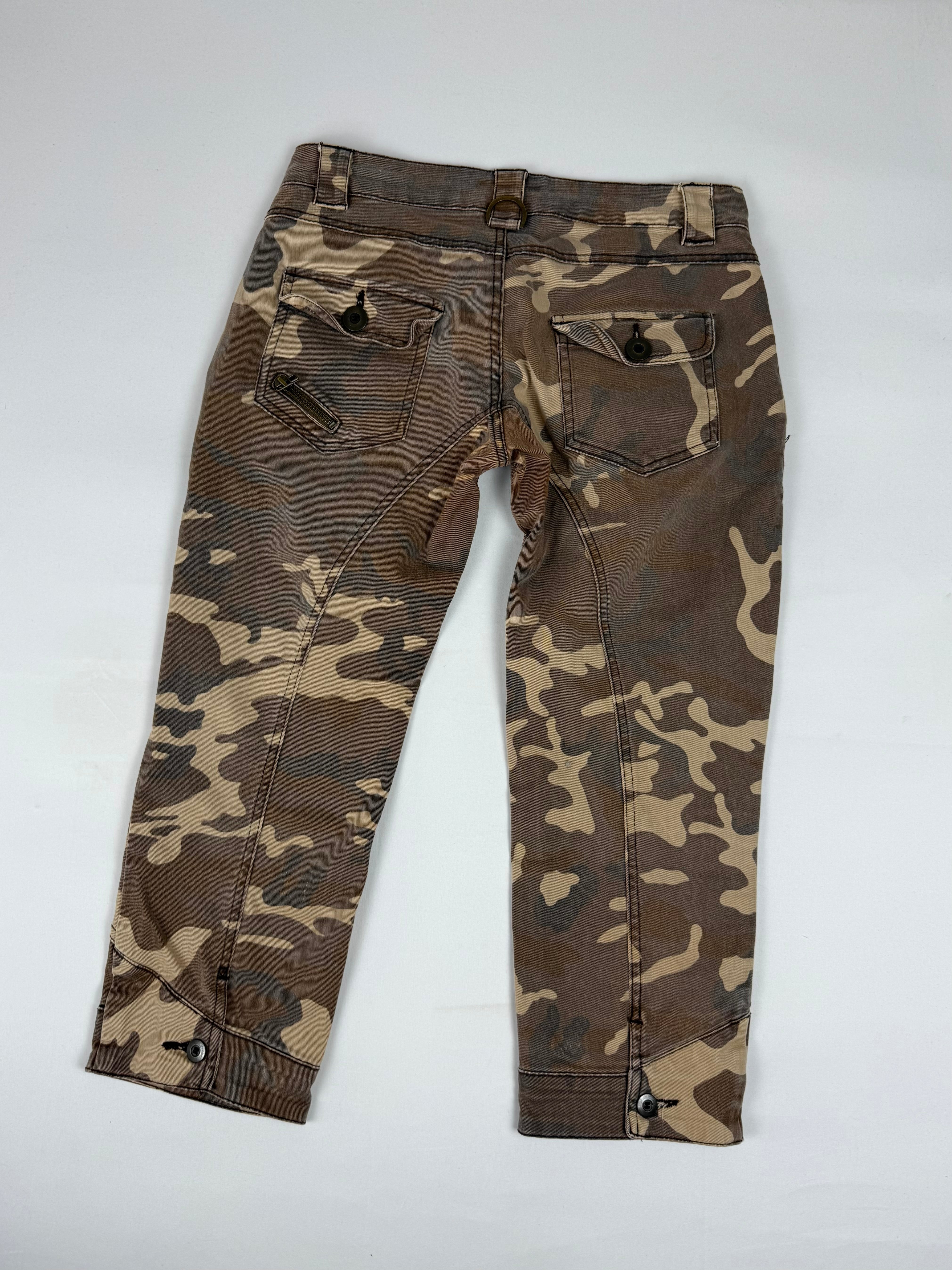 Khaki camo denim capri pants (M)
