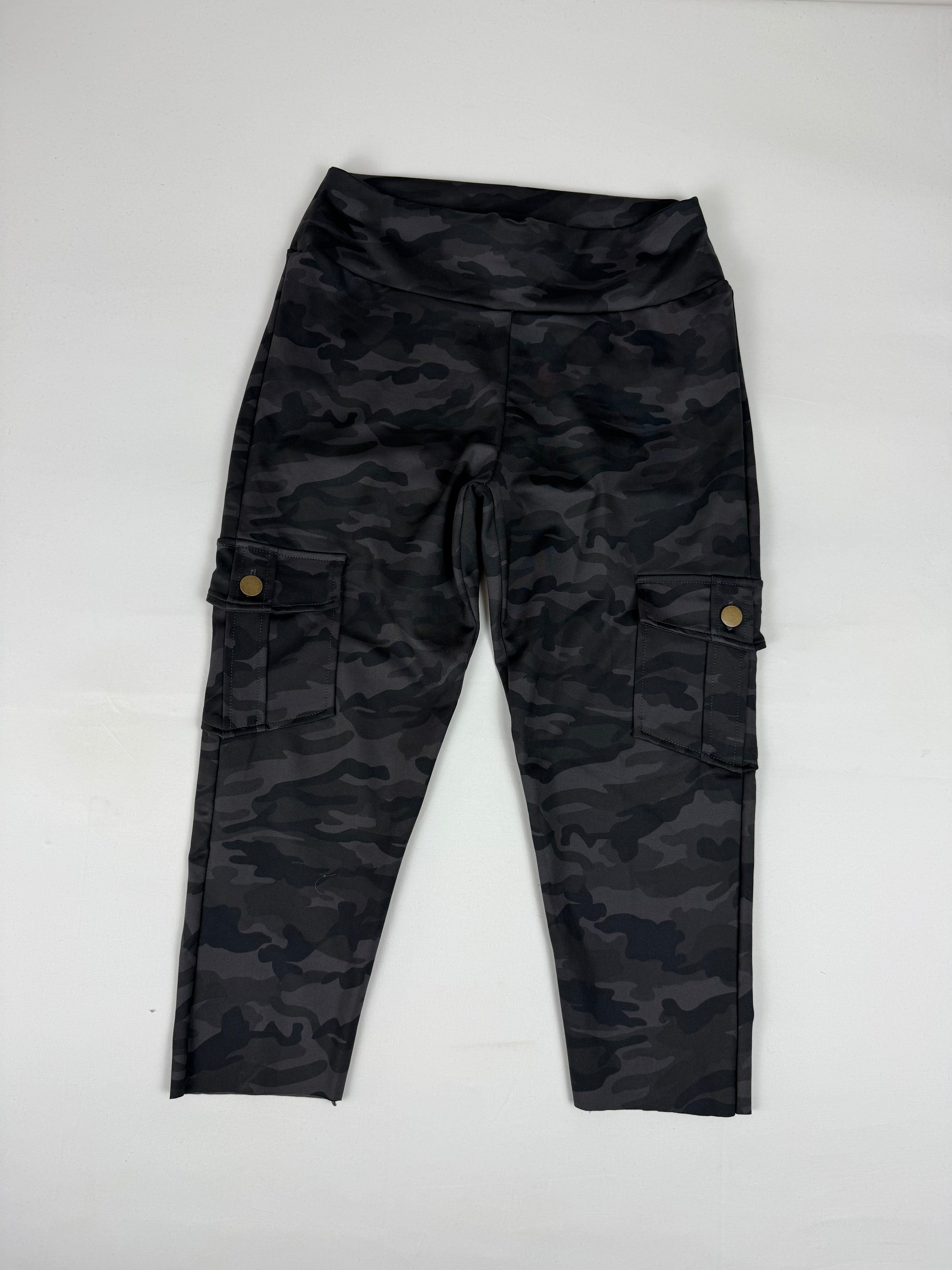Grey camo capri pants (S)