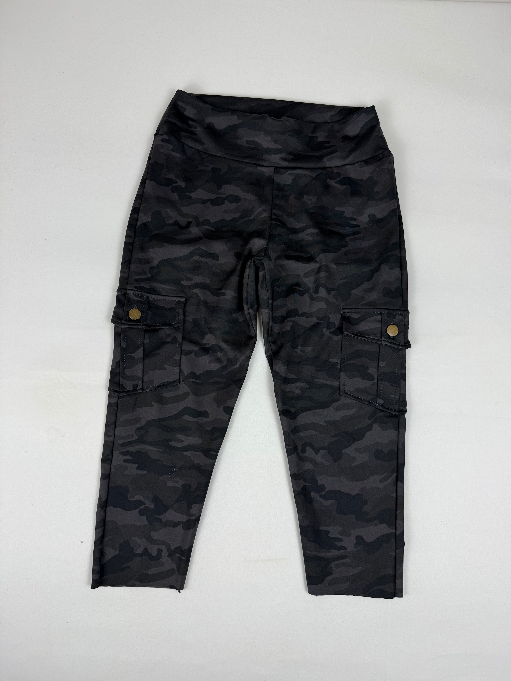 Grey camo capri pants (S)
