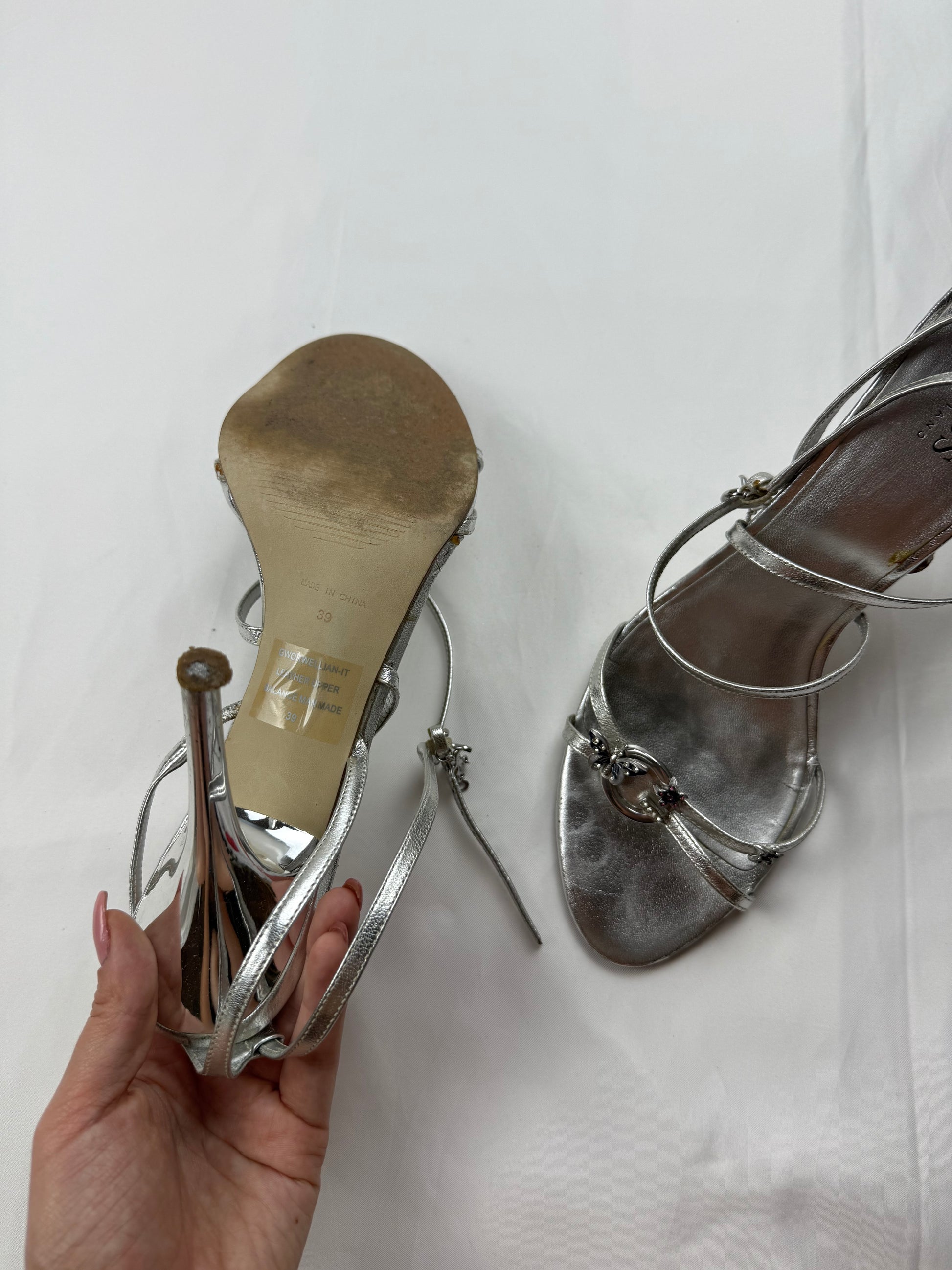 Silver butterfly charms heels (39)