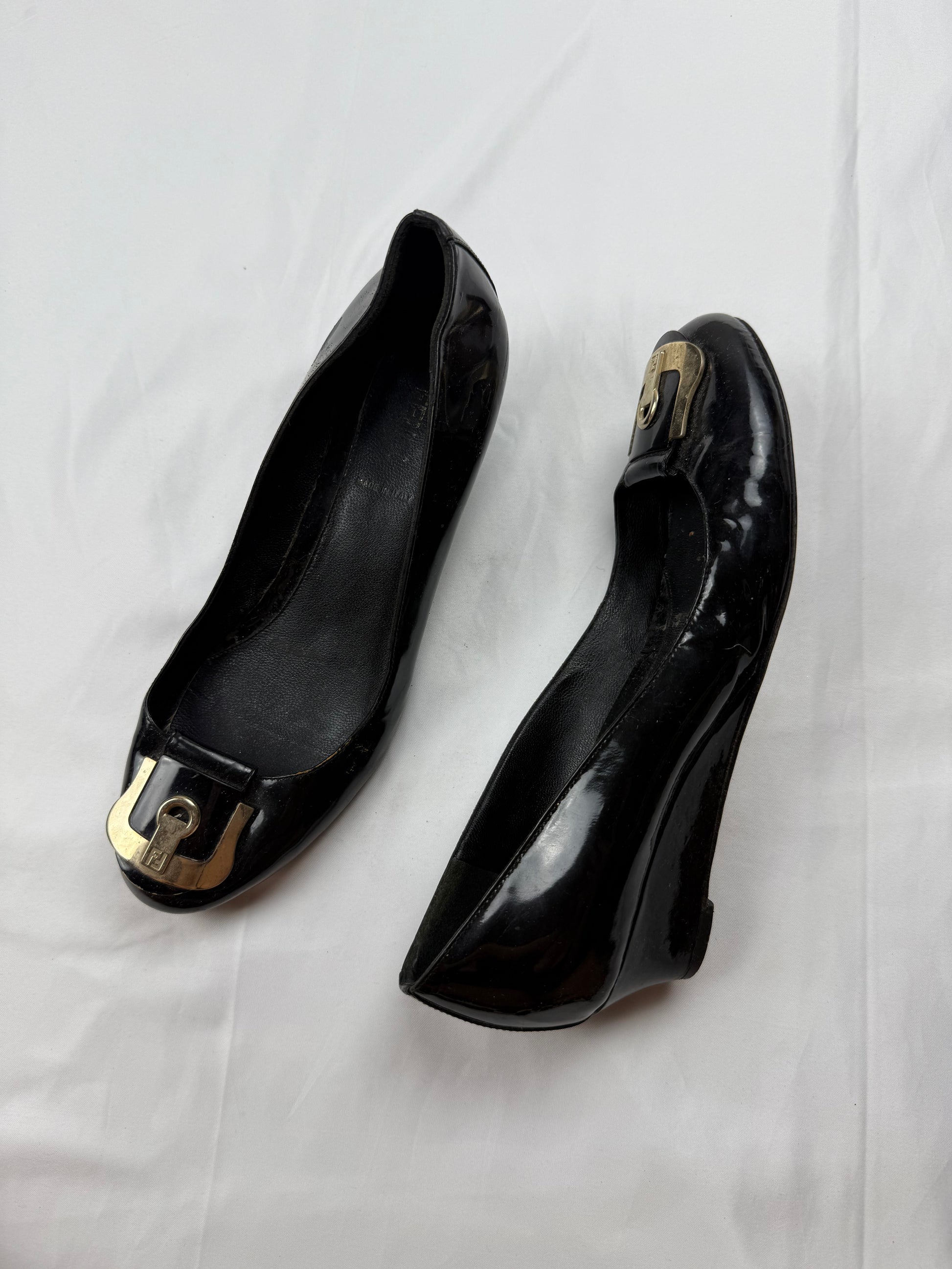 Black FF logo buckle wedge ballet flat heels (37.5)