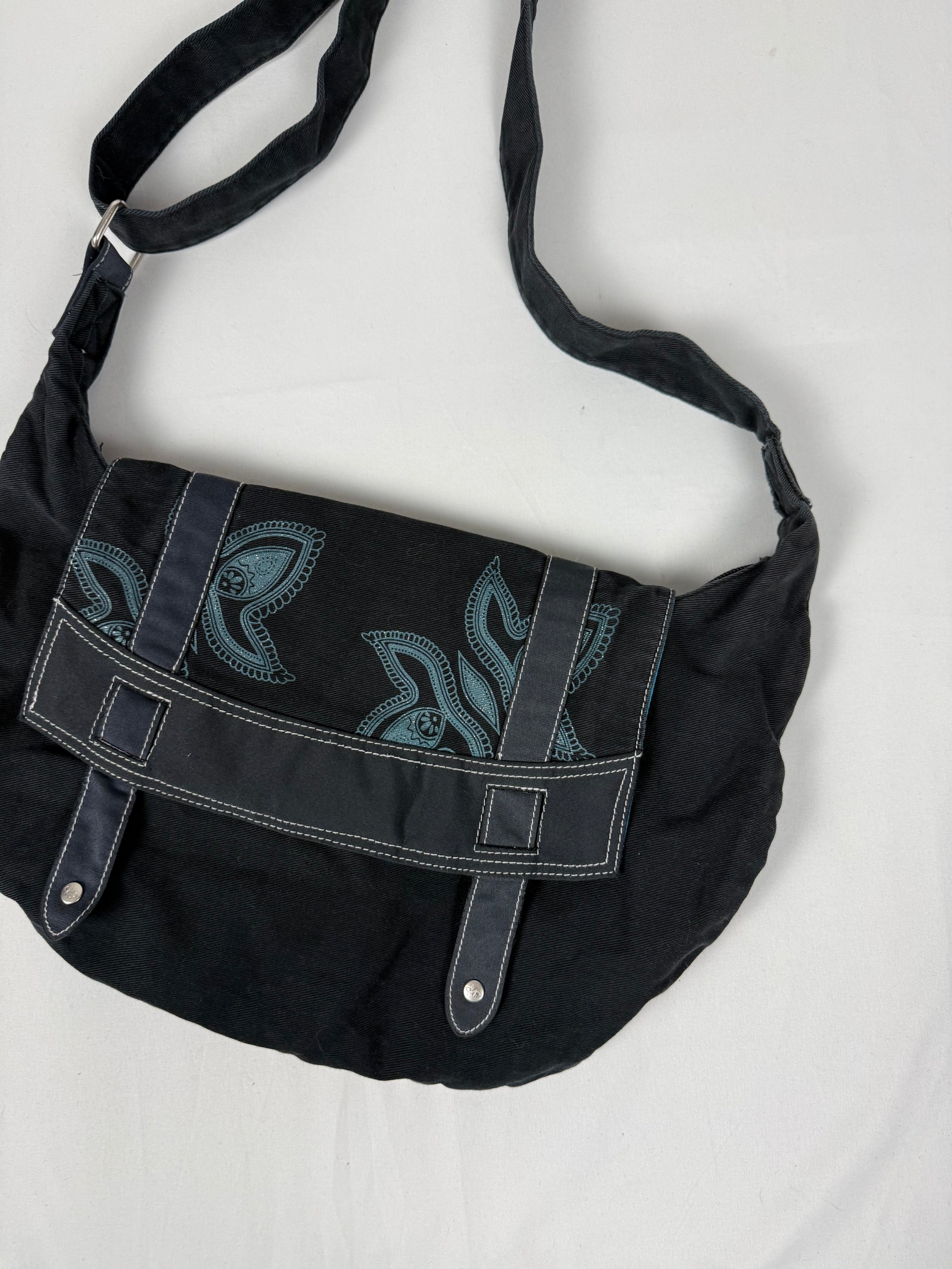 Black besace bag + matching wallet (40x25cm)
