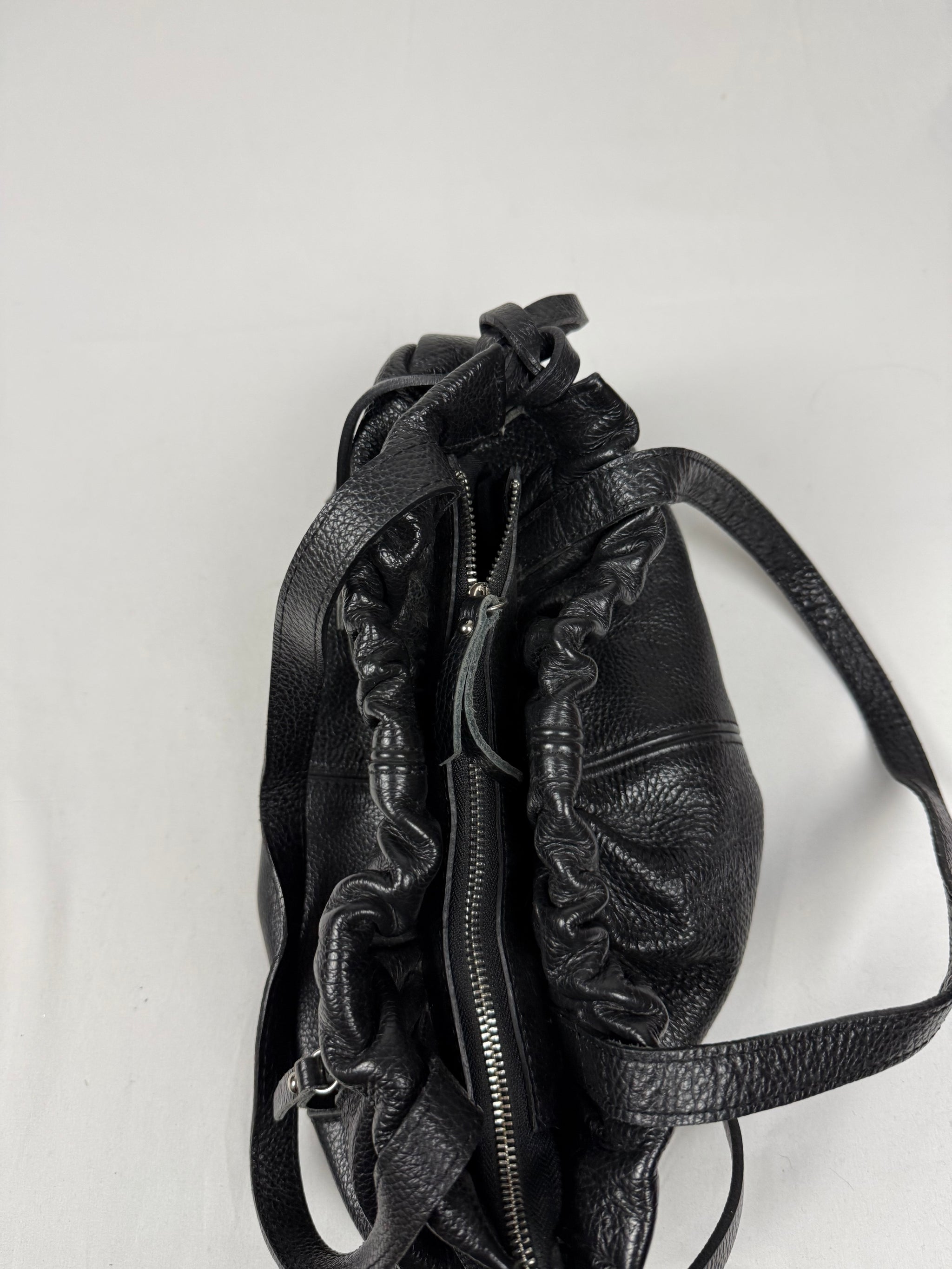 Black real leather shoulder bag (31x27cm)