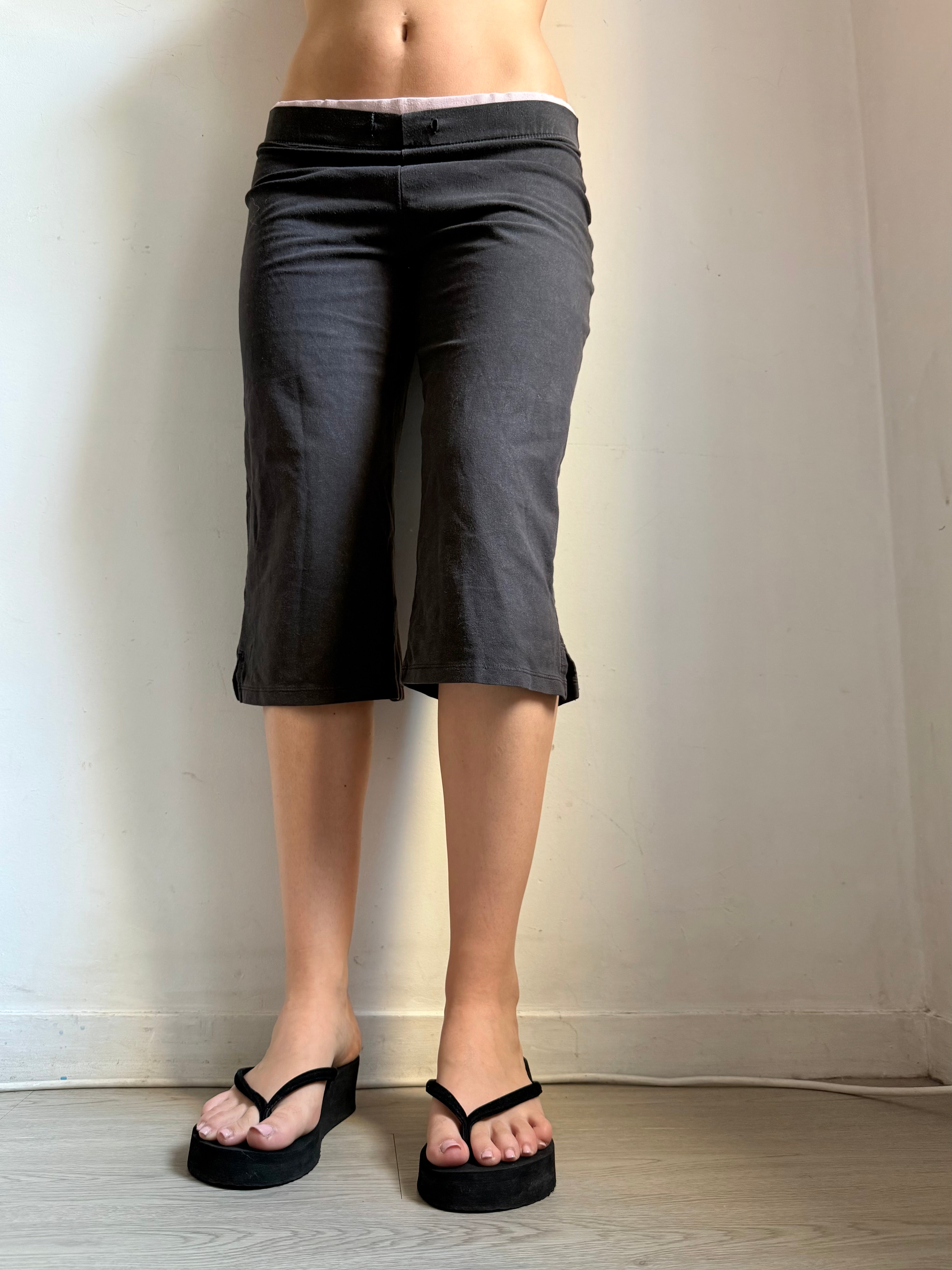 Grey cotton baggy capri pants (M)