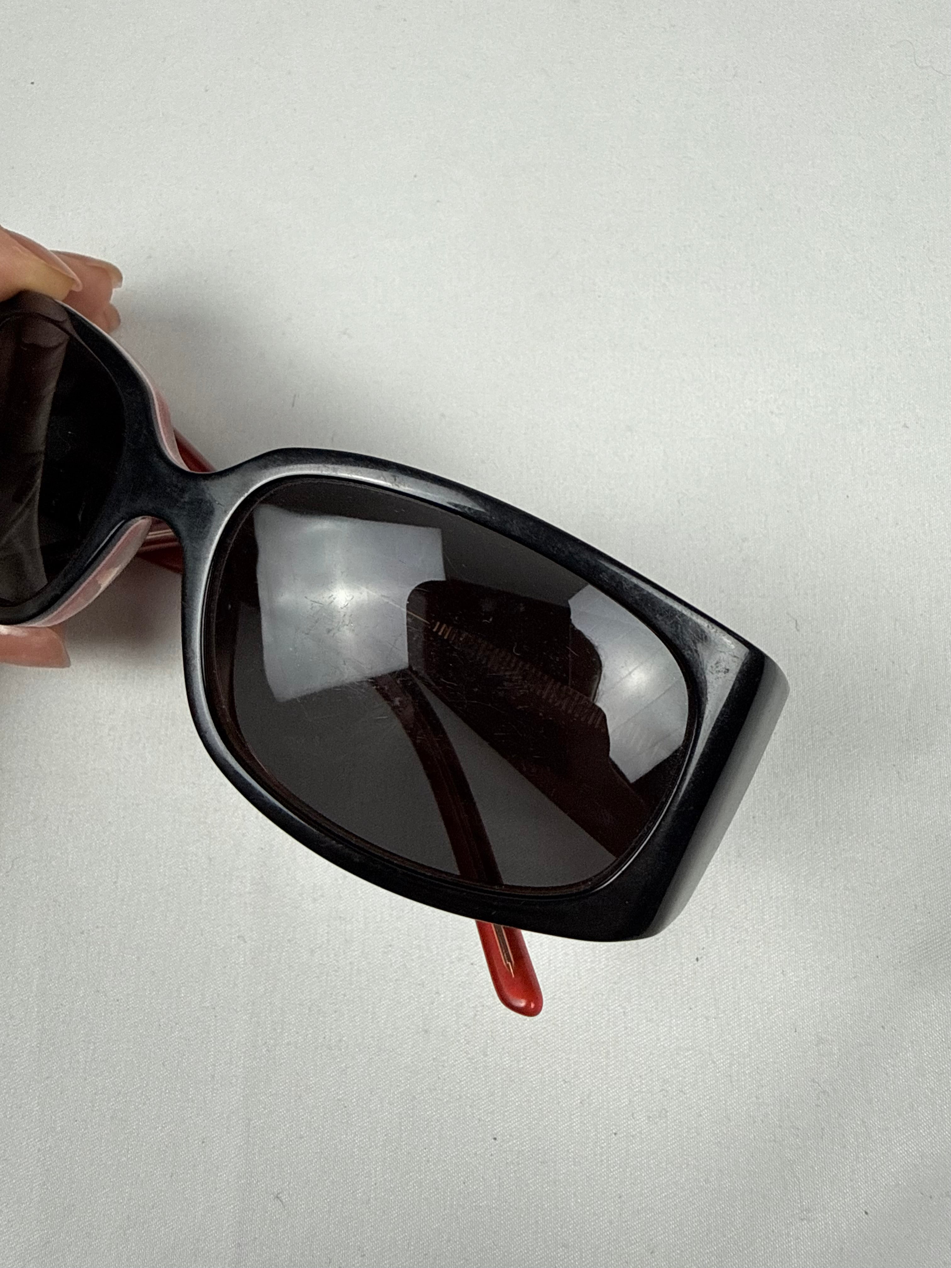 Black & red logo sunglasses