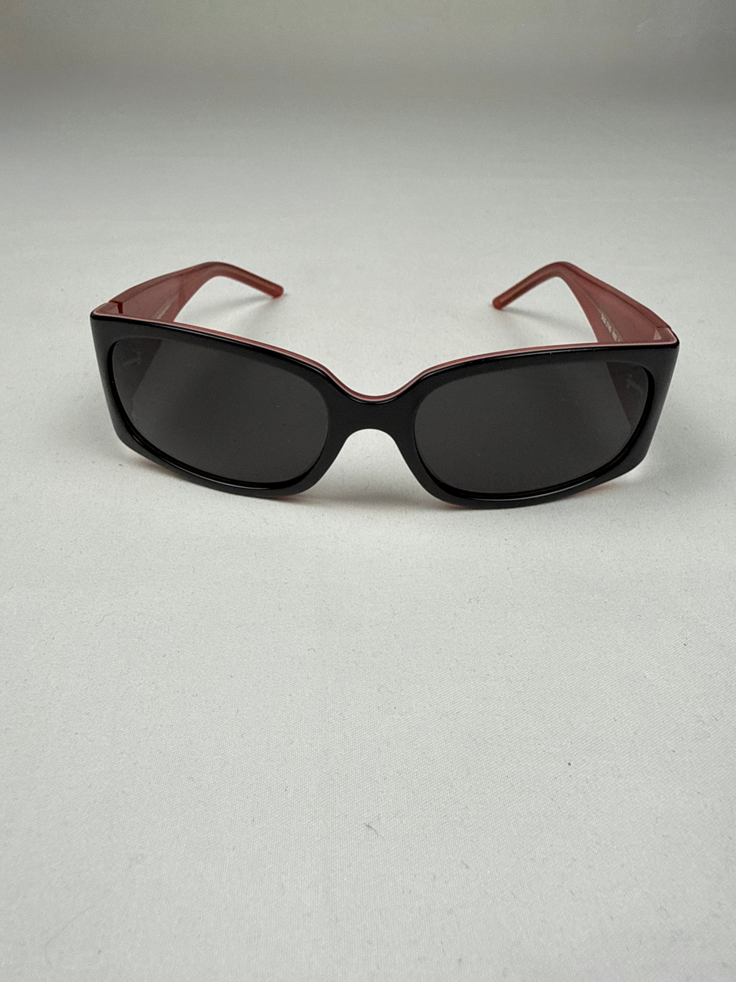 Black & red logo sunglasses