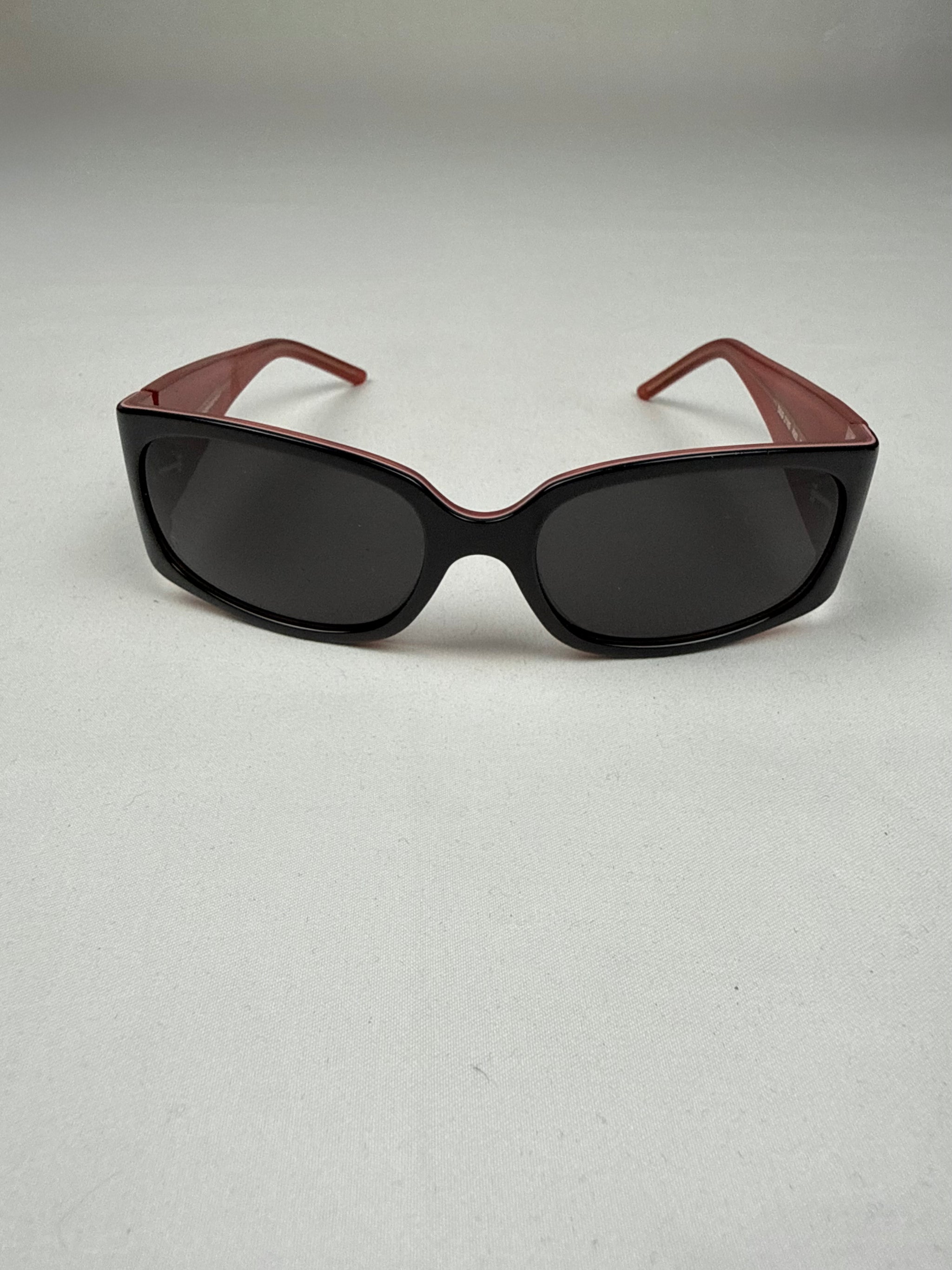 Black & red logo sunglasses