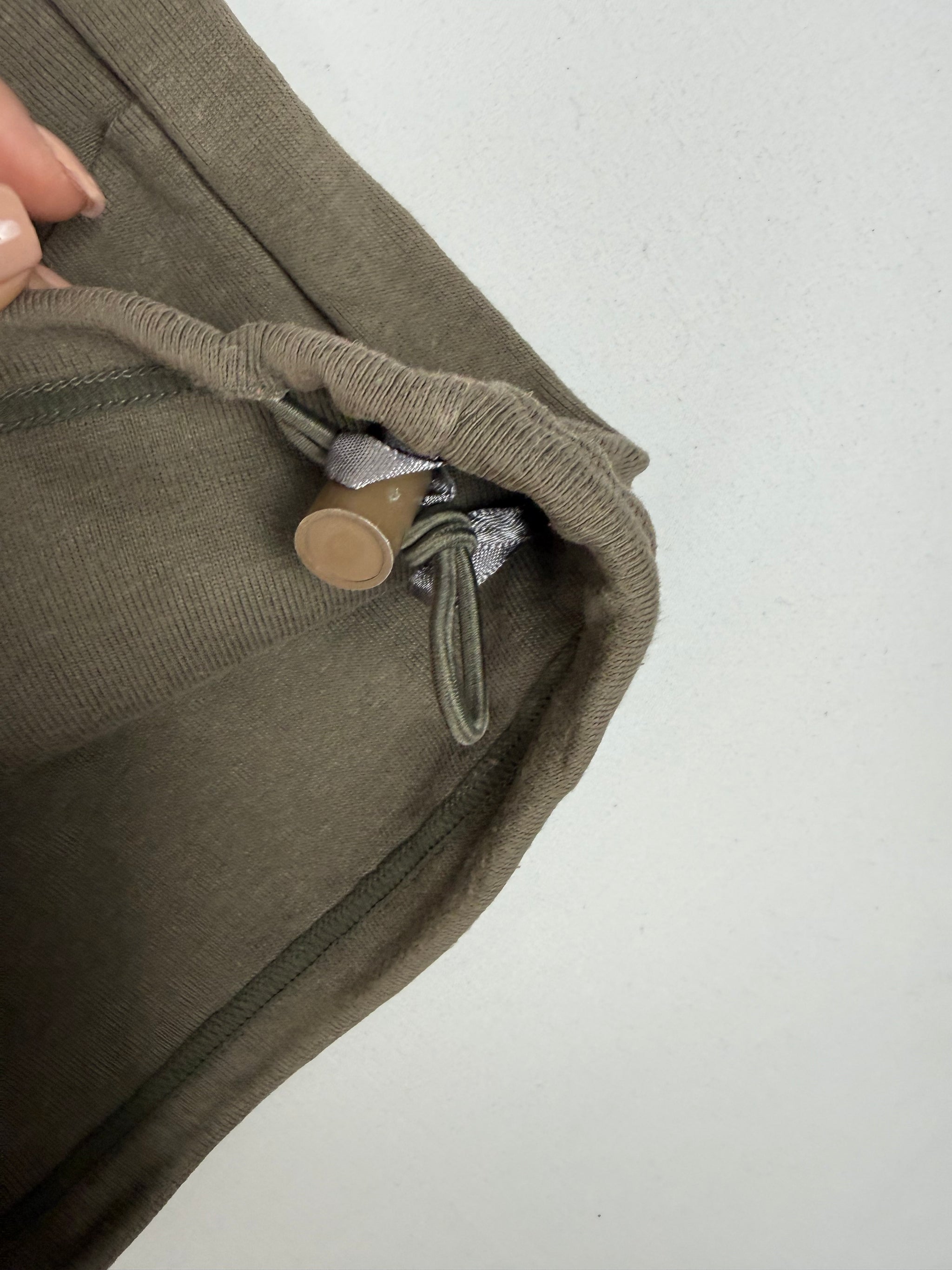 Khaki cotton baggy capri pants (S)