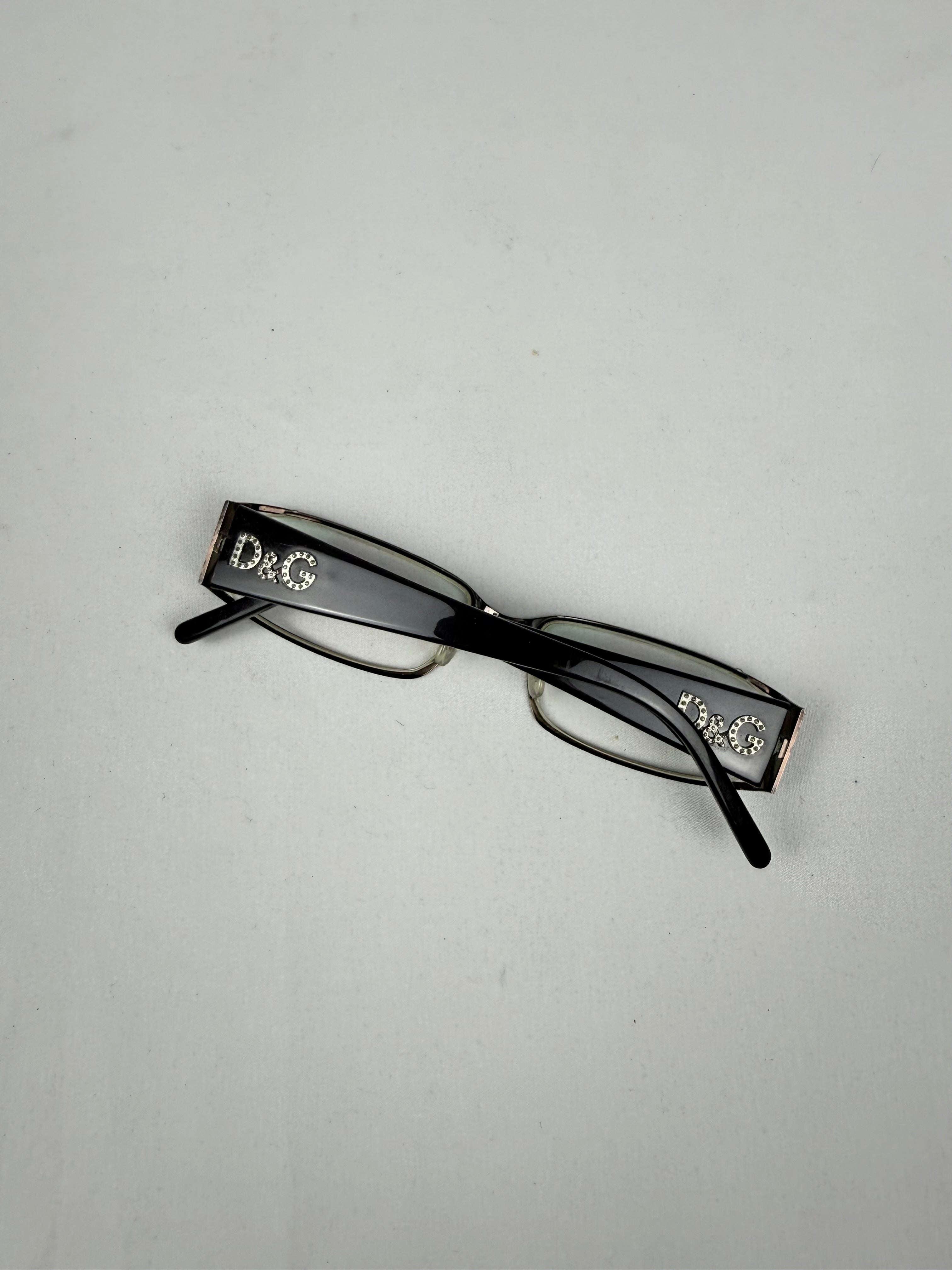 Lunettes de vue grises et argentées pour le bureau