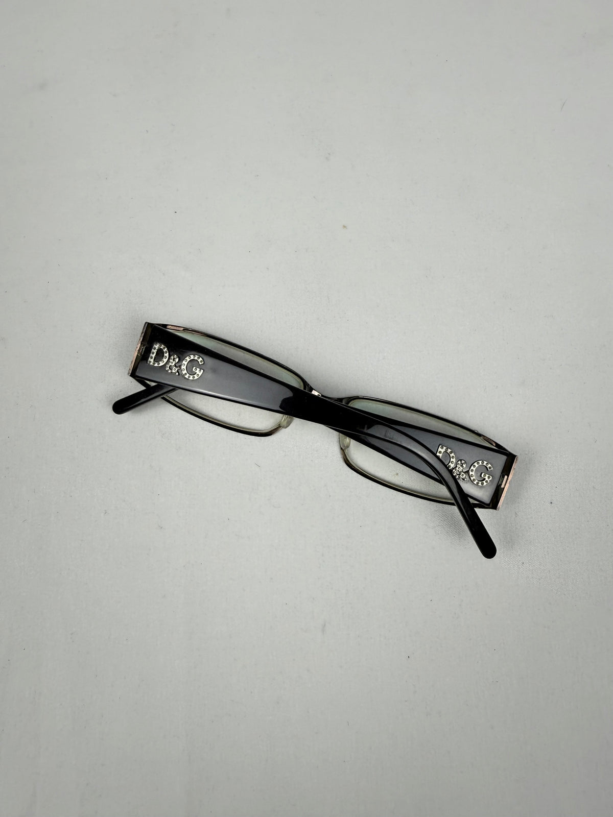 Lunettes de vue grises et argentées pour le bureau