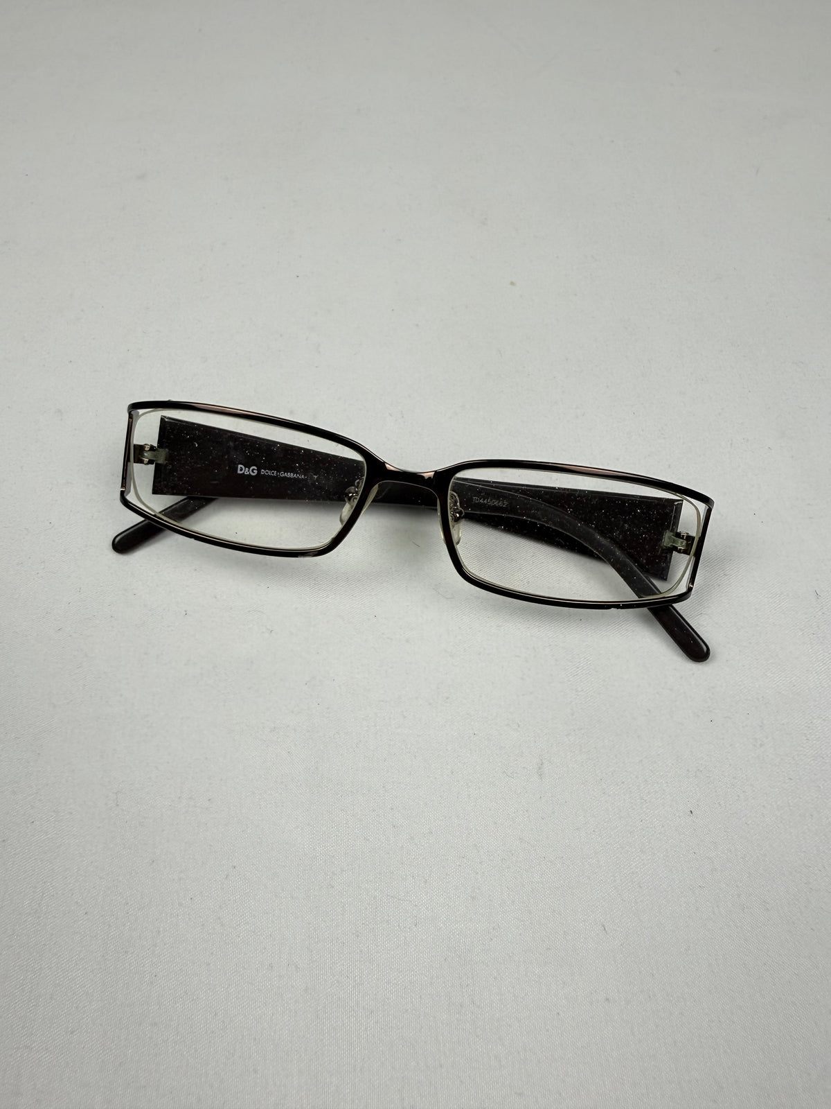 Lunettes de vue grises et argentées pour le bureau