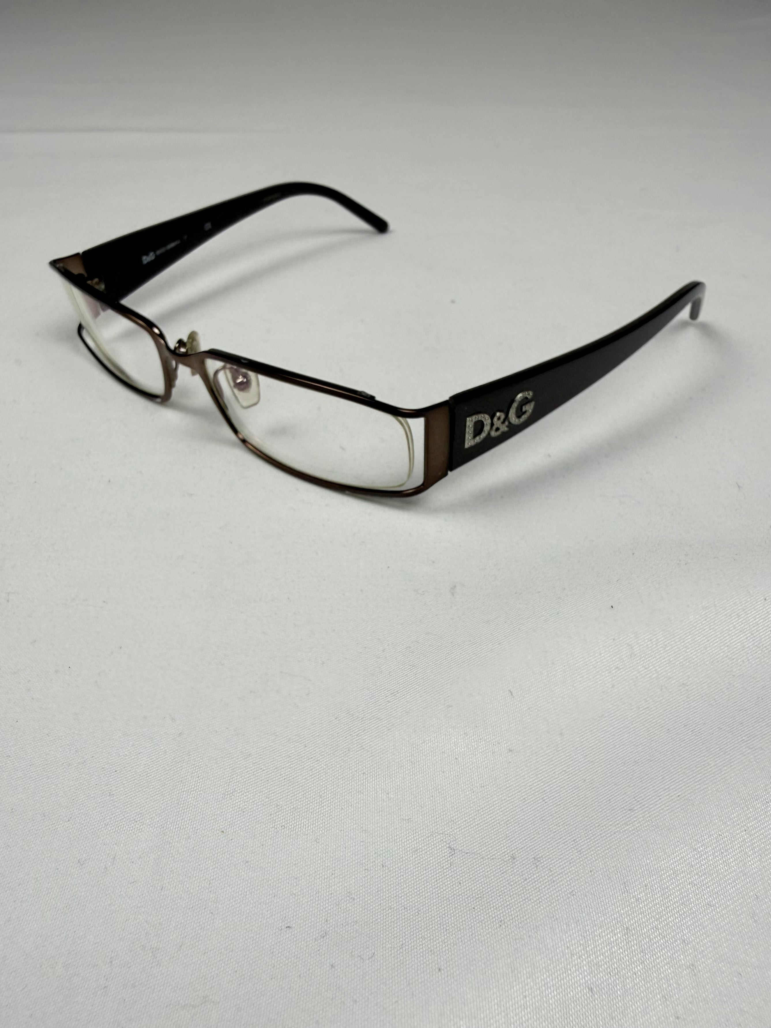 Lunettes de vue grises et argentées pour le bureau