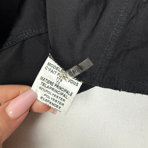 Black zip up long sleeves top (L)