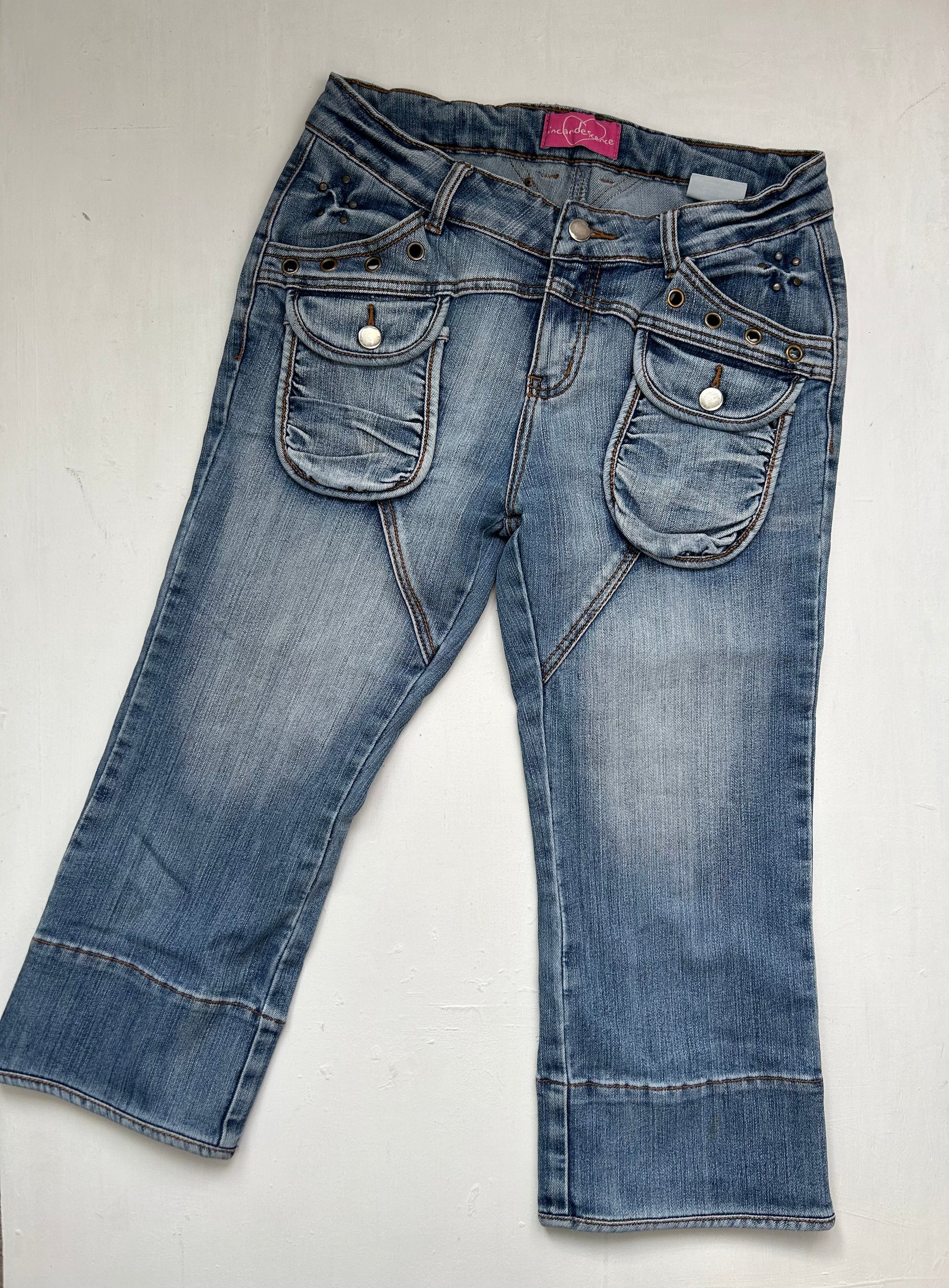 Navy blue low waist denim capri pants (S/M)