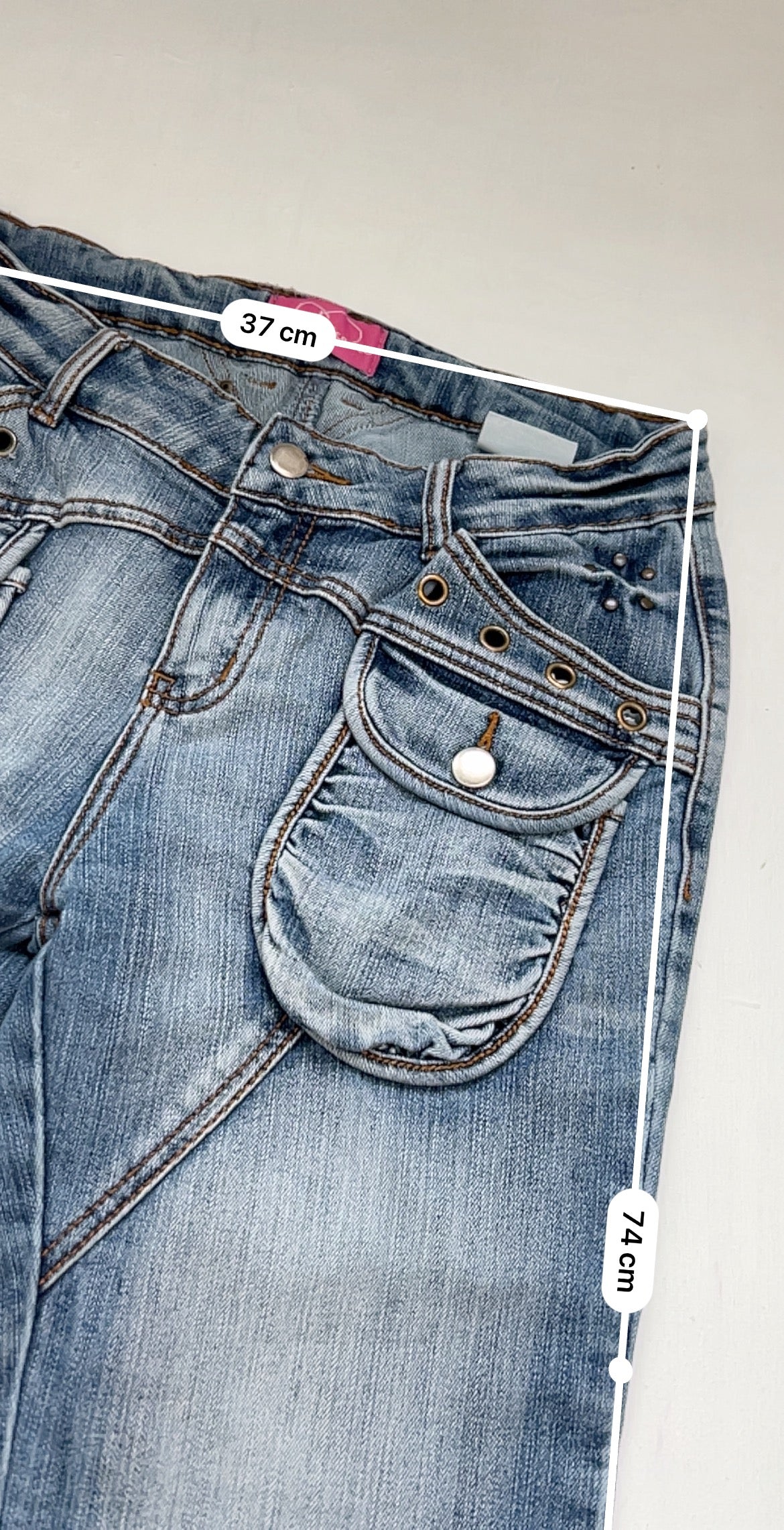 Navy blue low waist denim capri pants (S/M)