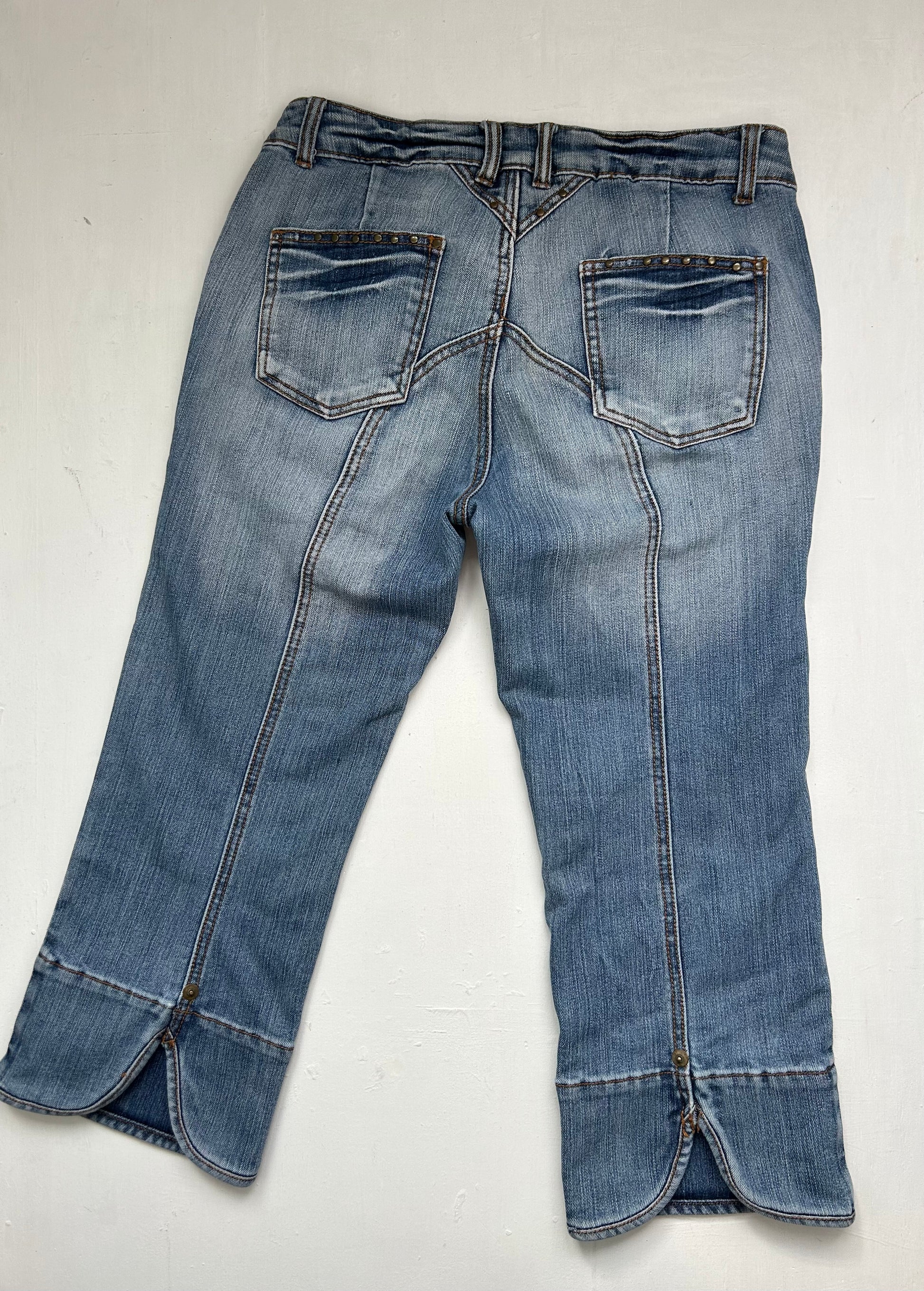 Navy blue low waist denim capri pants (S/M)