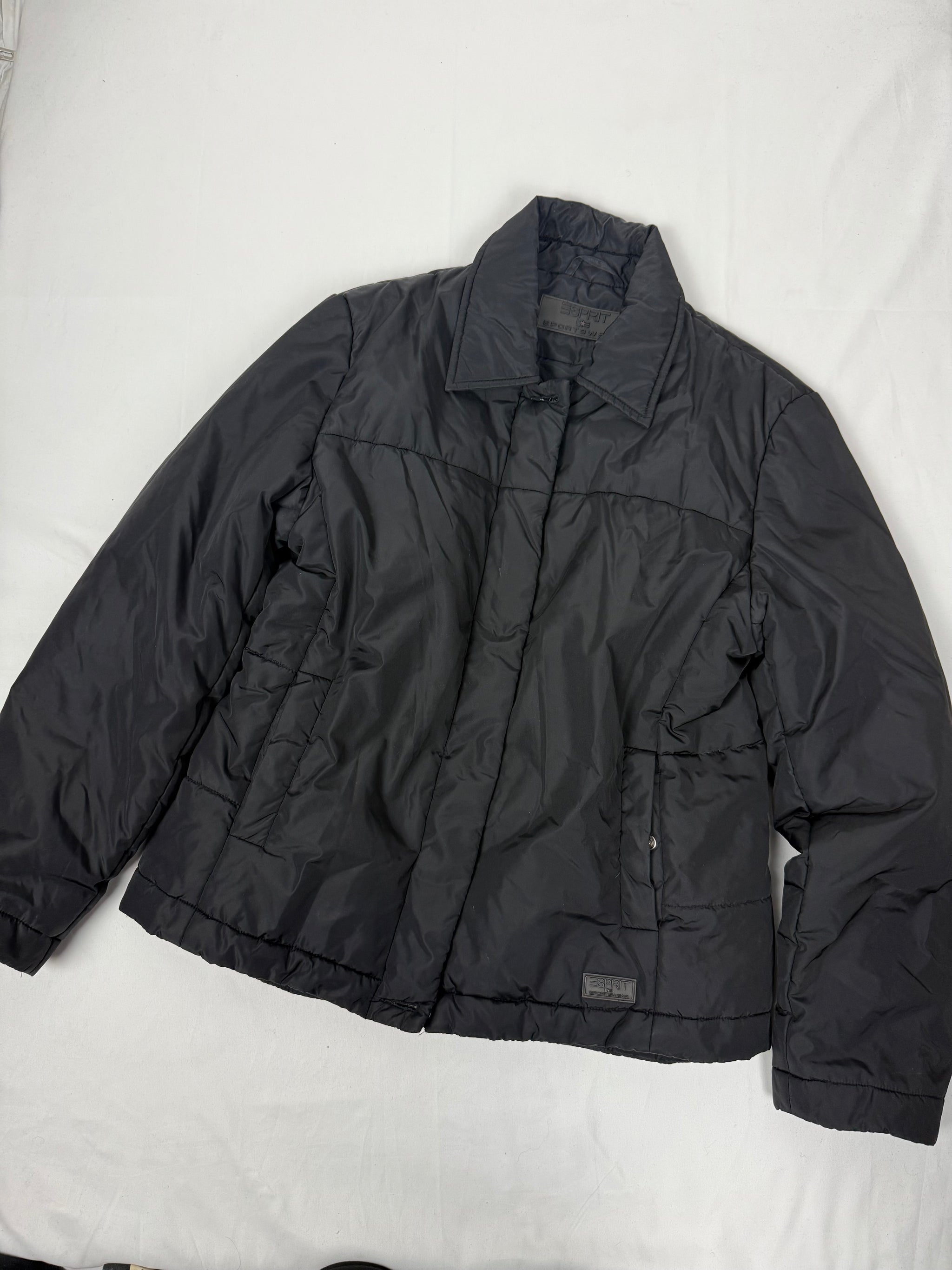 Black zip up lightweight puffer jacket (L)