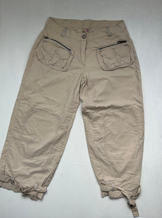 Beige low waist cargo capri pants (XS)