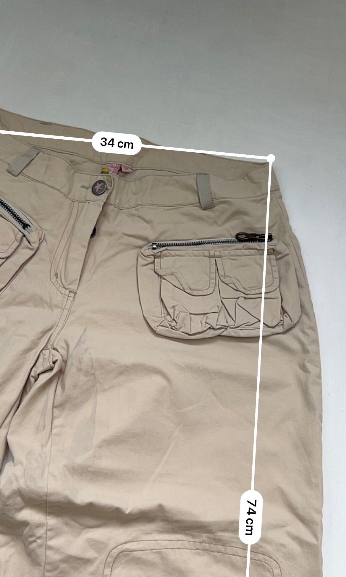 Beige low waist cargo capri pants (XS)