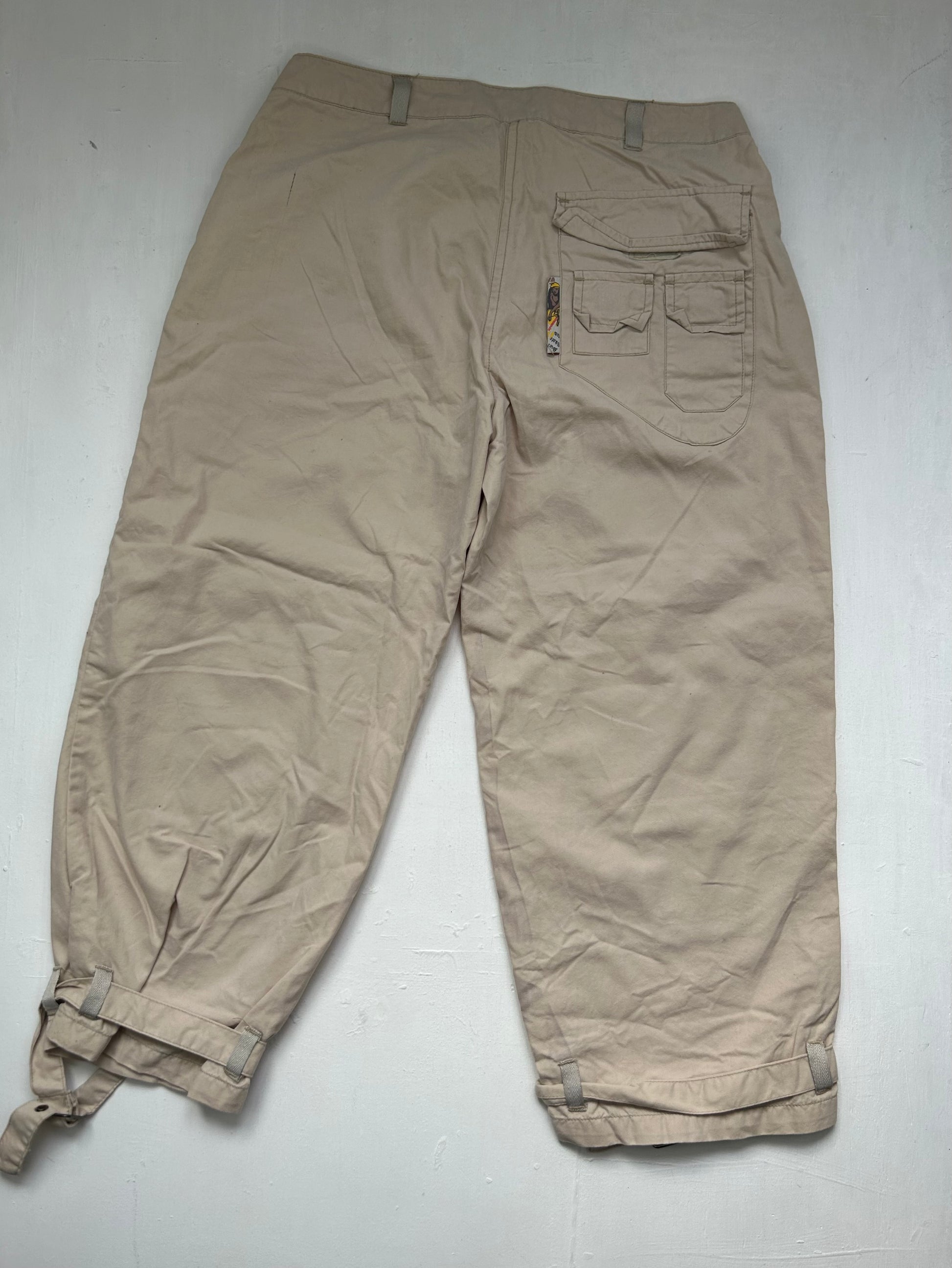 Beige low waist cargo capri pants (XS)