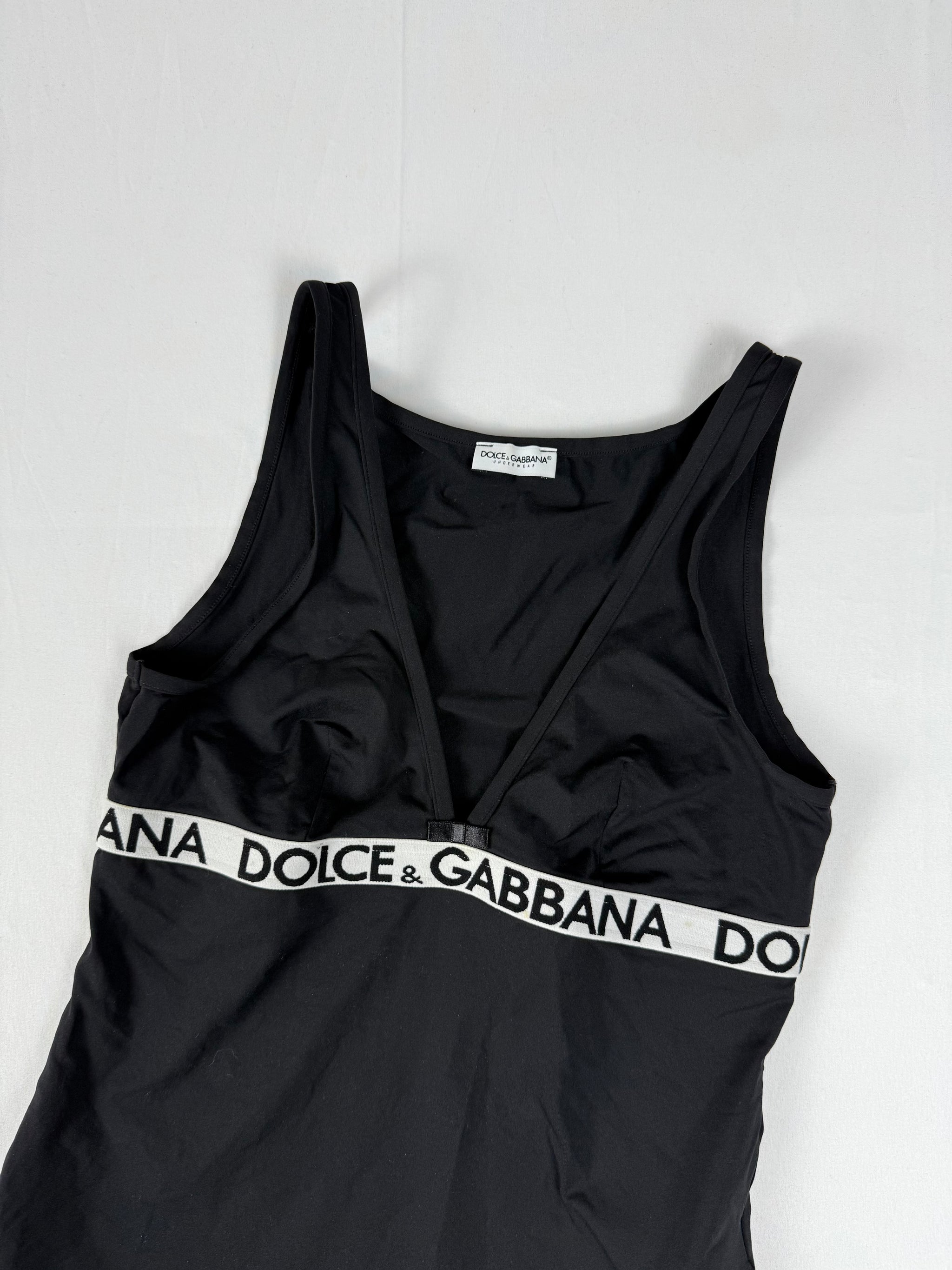 Black tight fit lycra top (S/M)