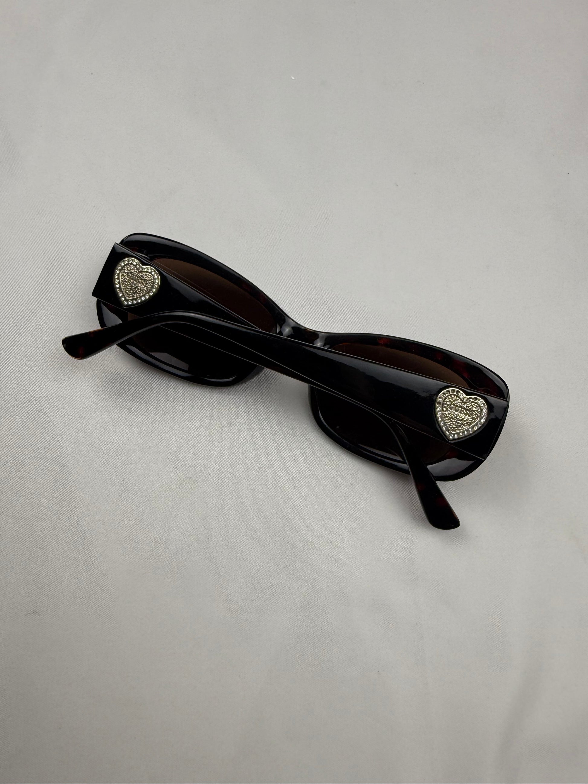 Brown 2000s sunglasses