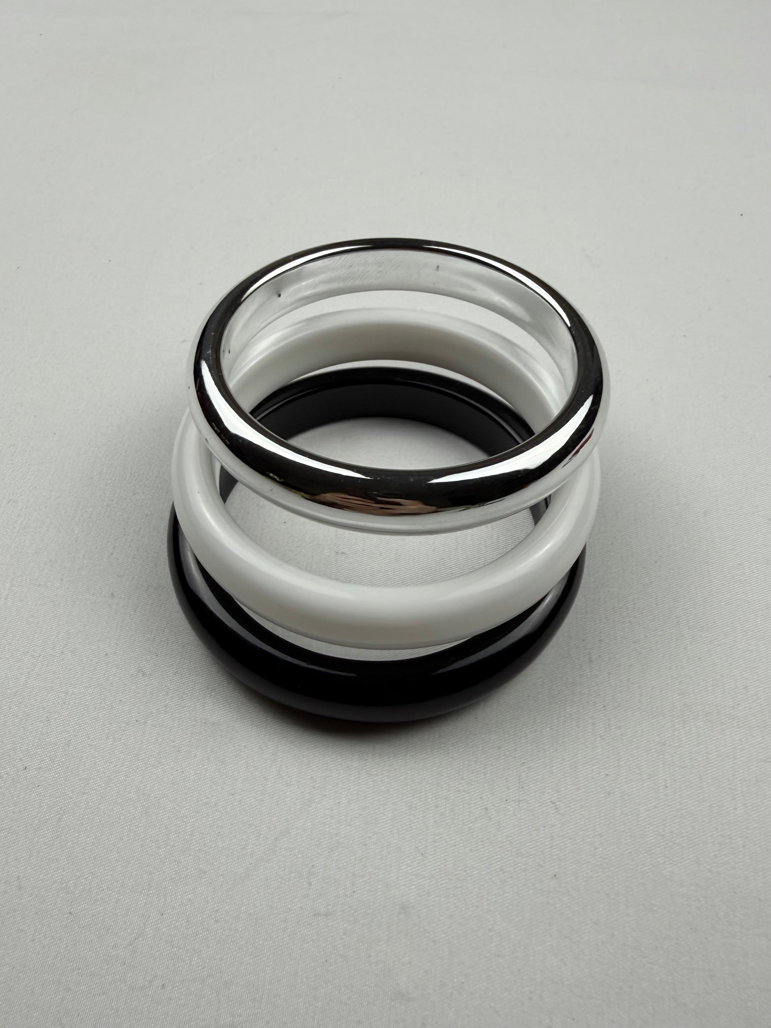 Set of 3 inox bangle bracelets