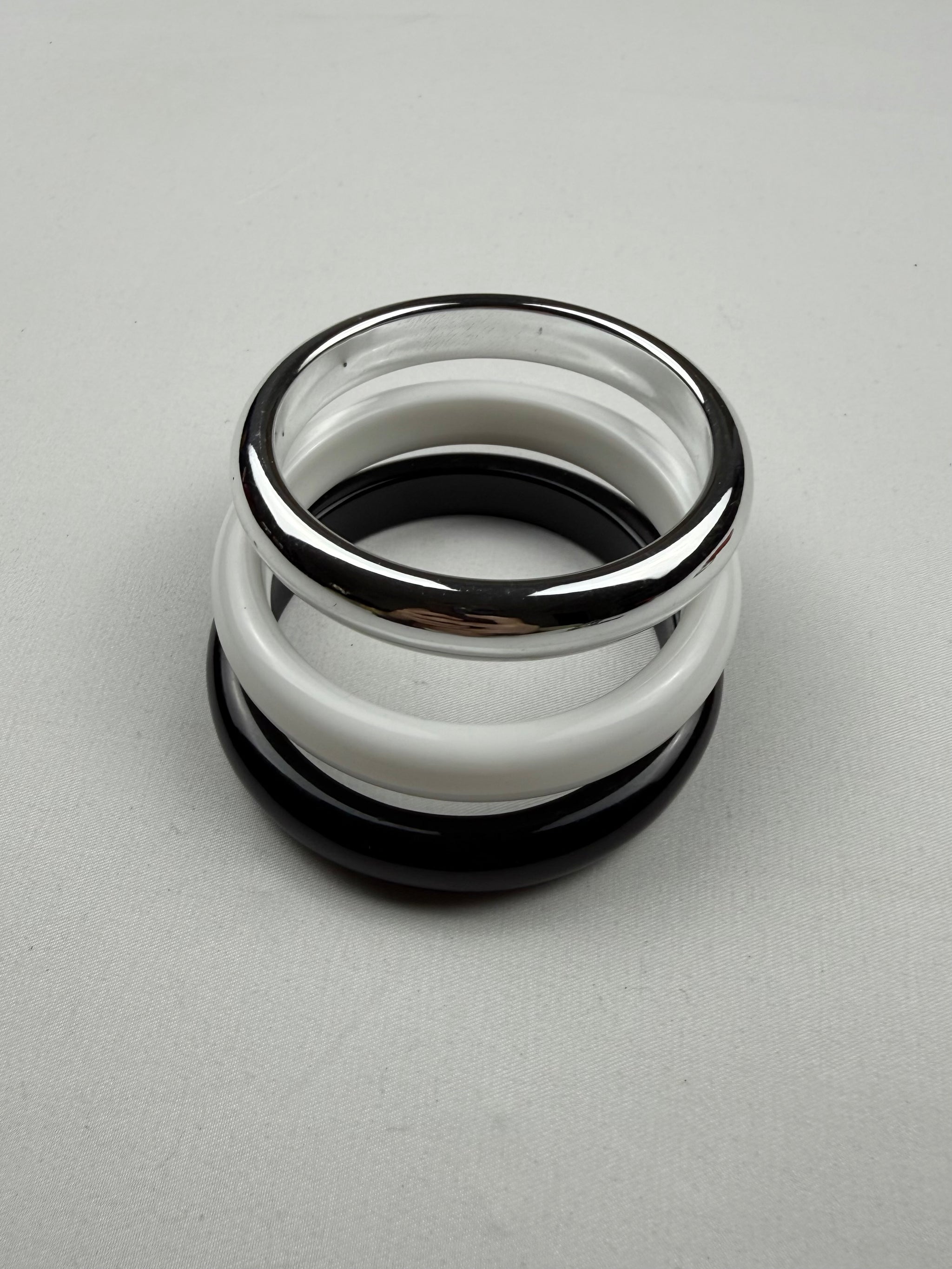 Set of 3 inox bangle bracelets