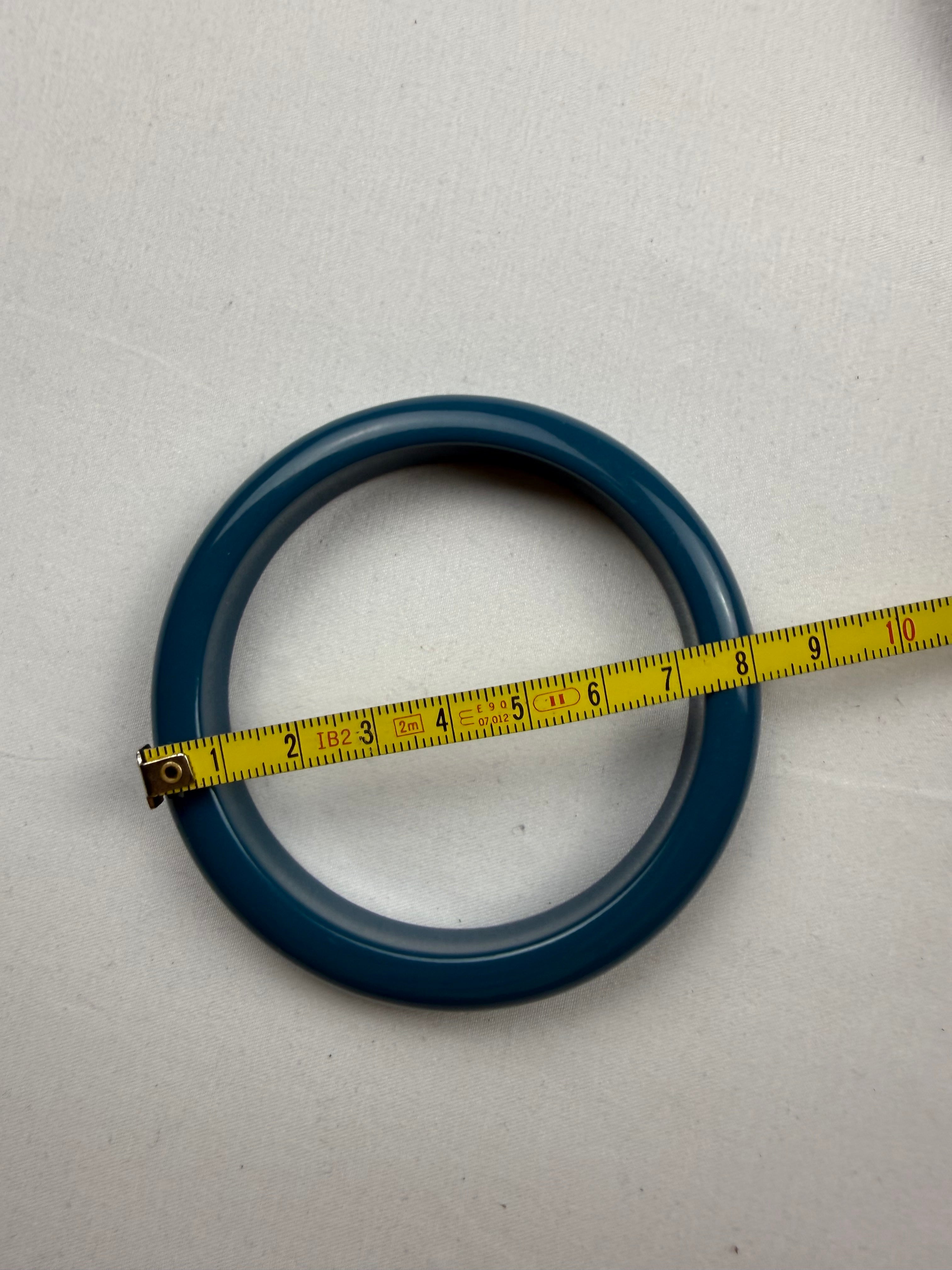 Set of 2 bangle bracelets