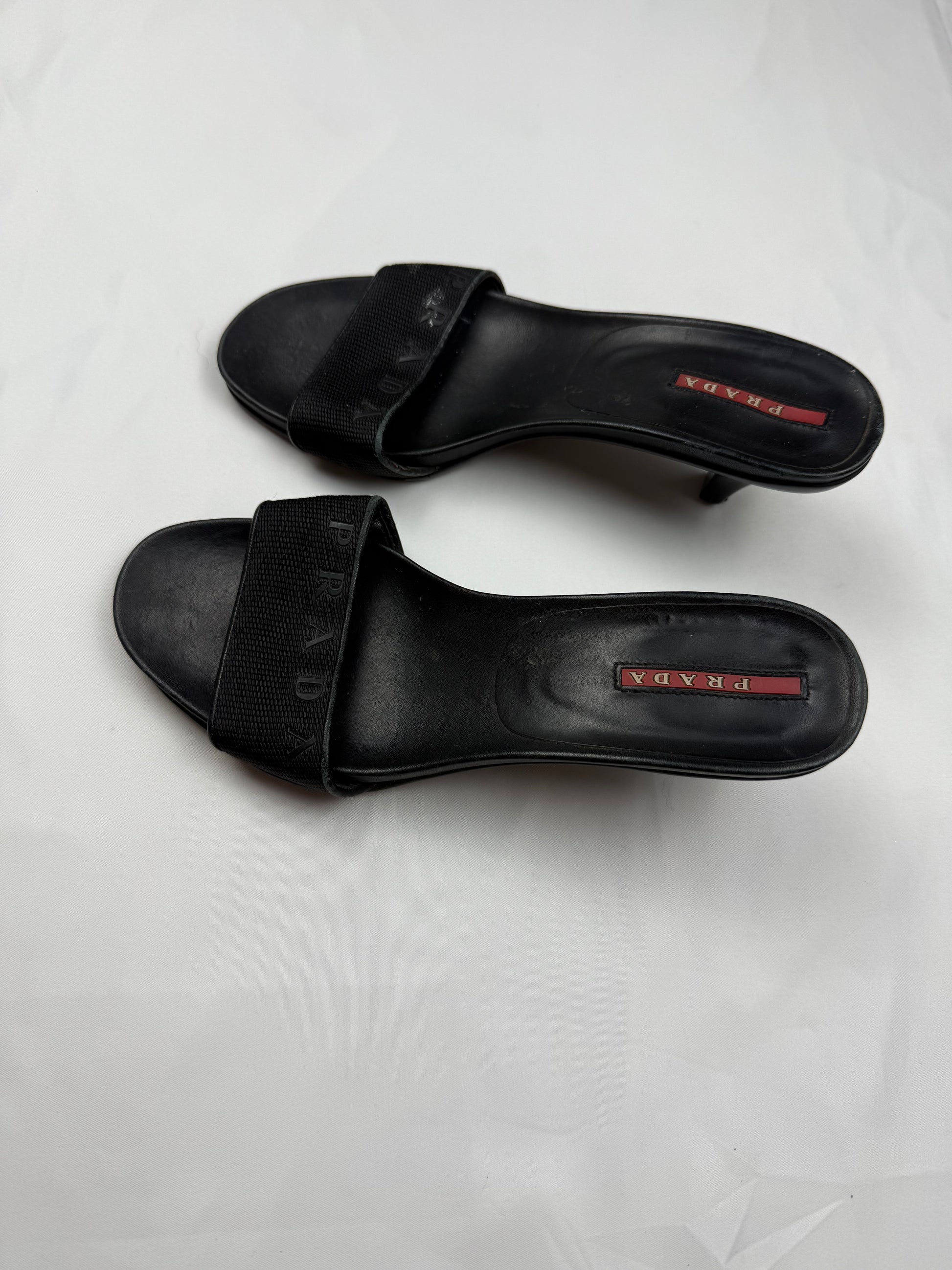 Black logo kitten heels mules (36.5)