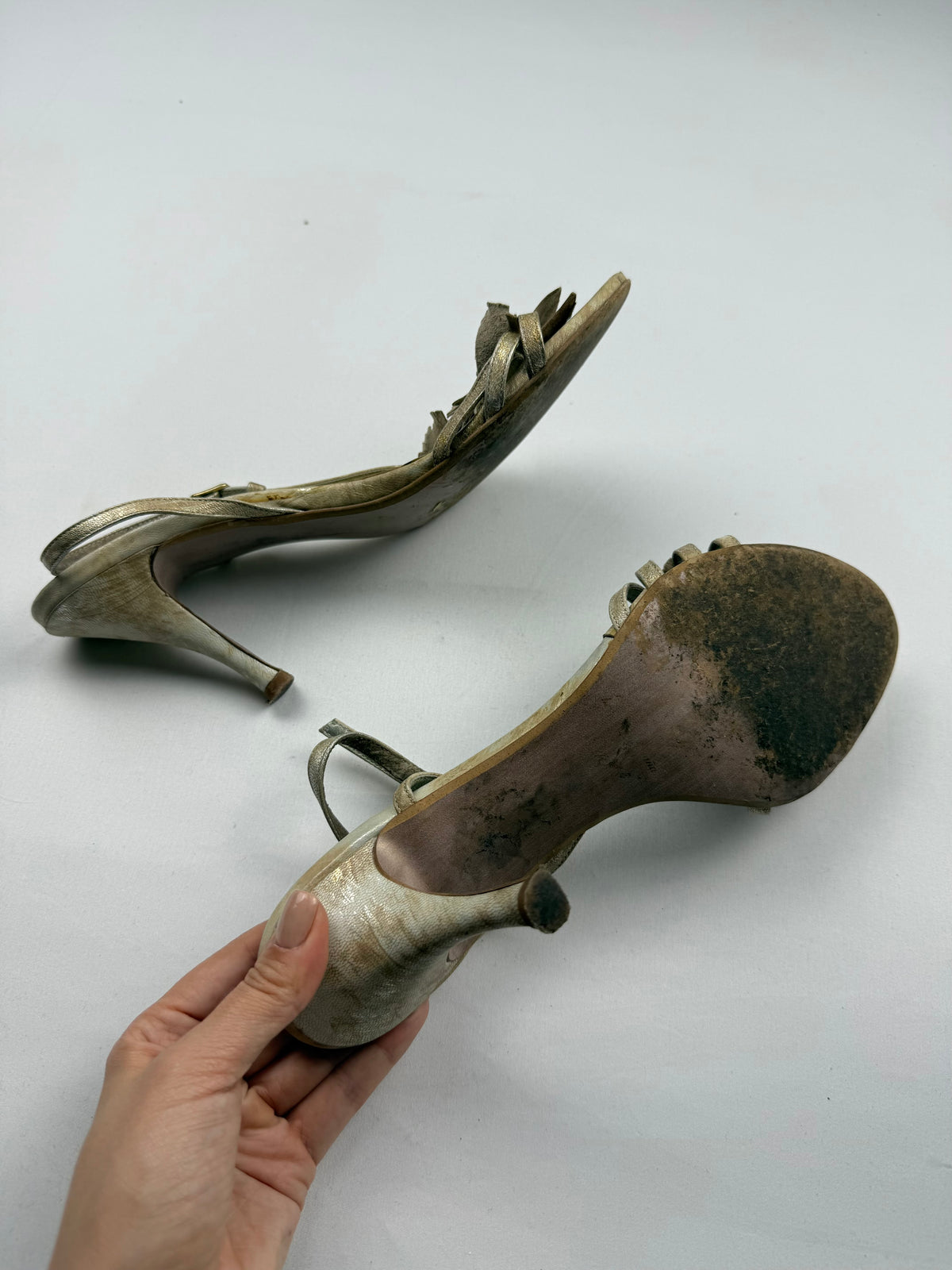 Beige real leather flower appliquée heels (40)