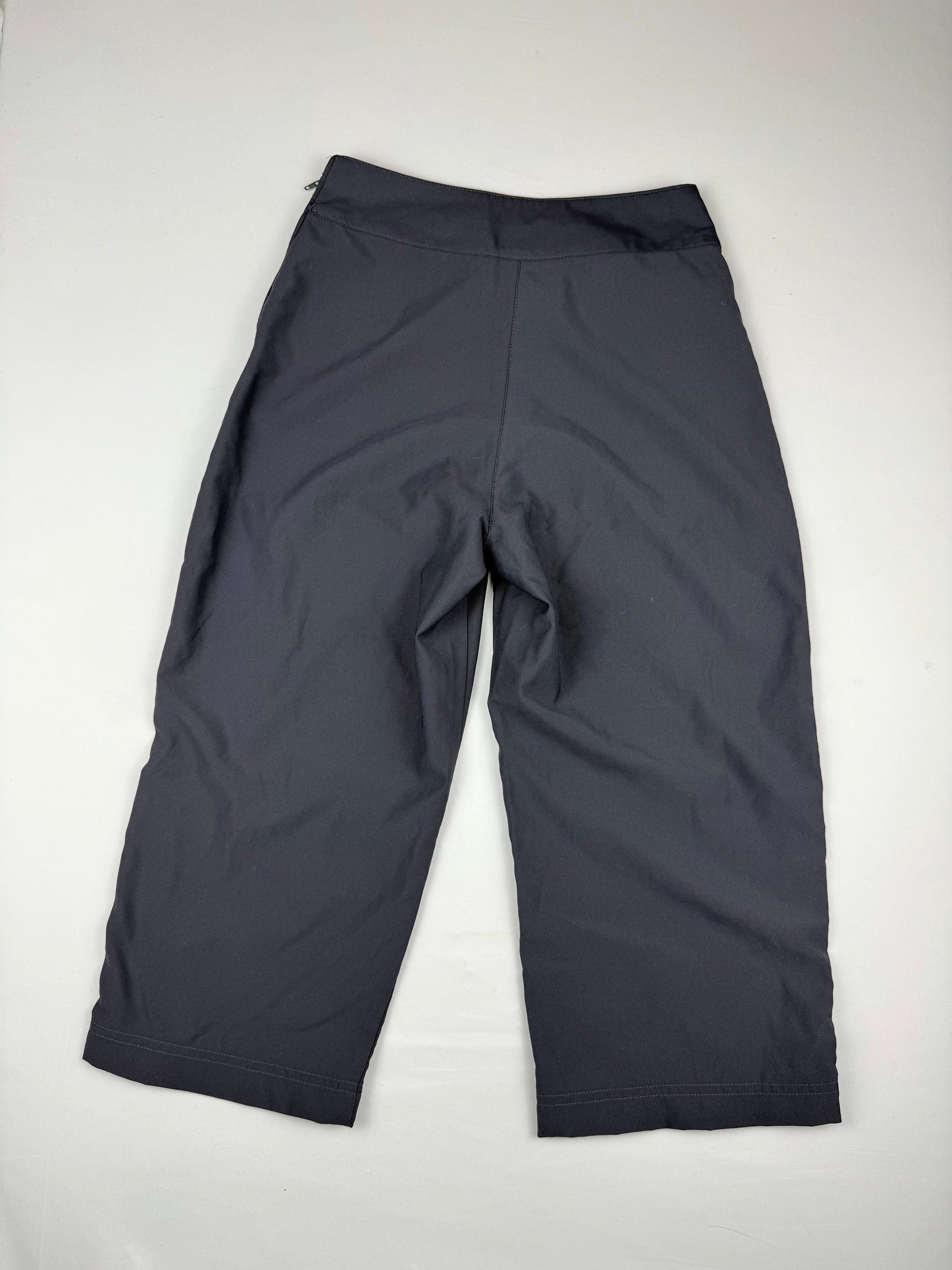 Grey activewear capri pants (S)