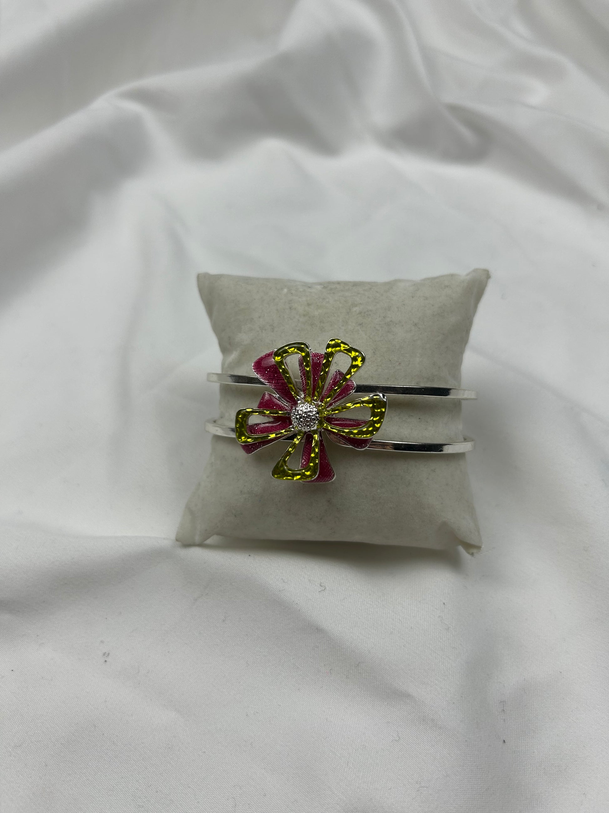 Silver flower inox bangle bracelet