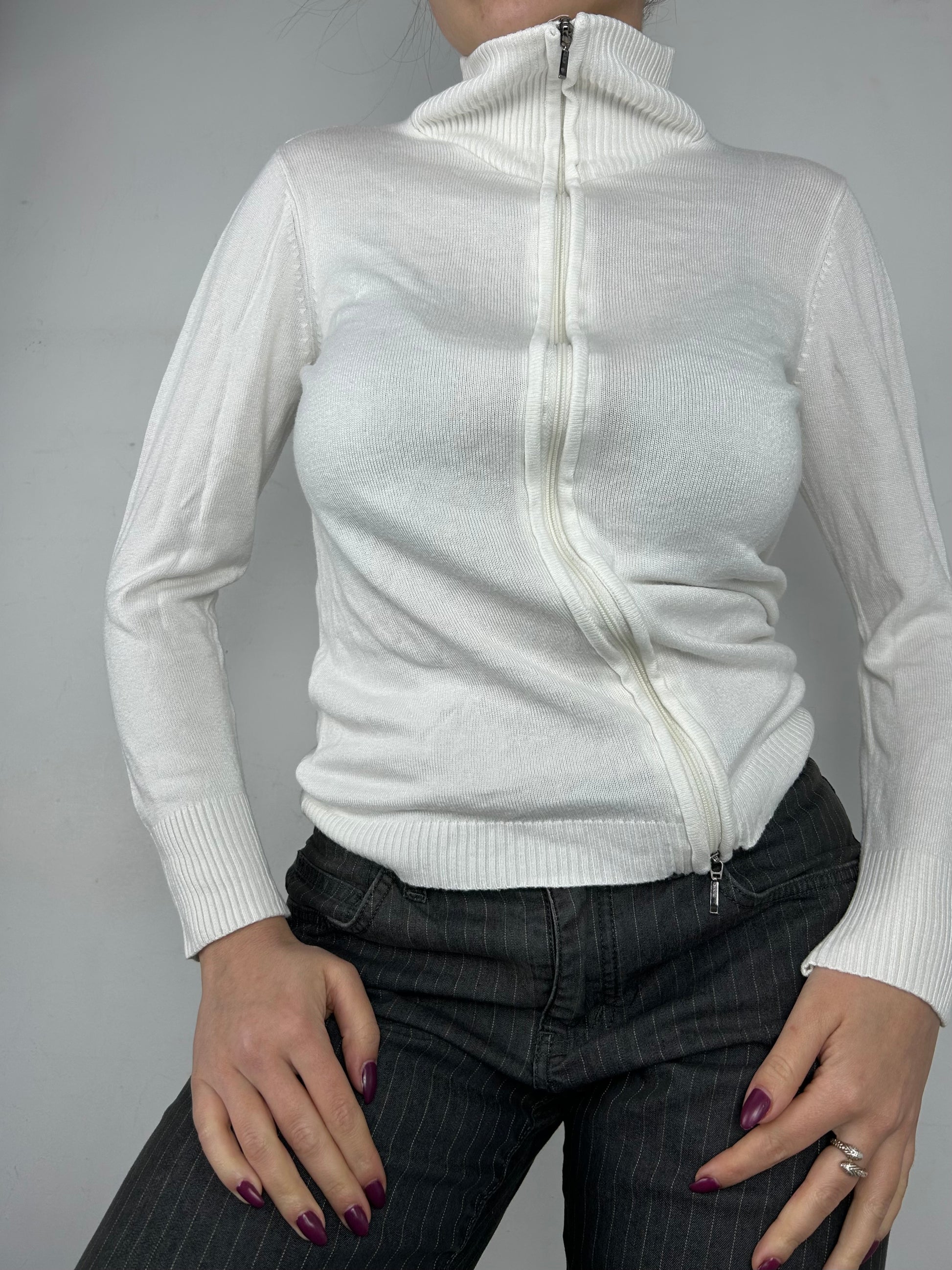 White zip up jumper (XS)