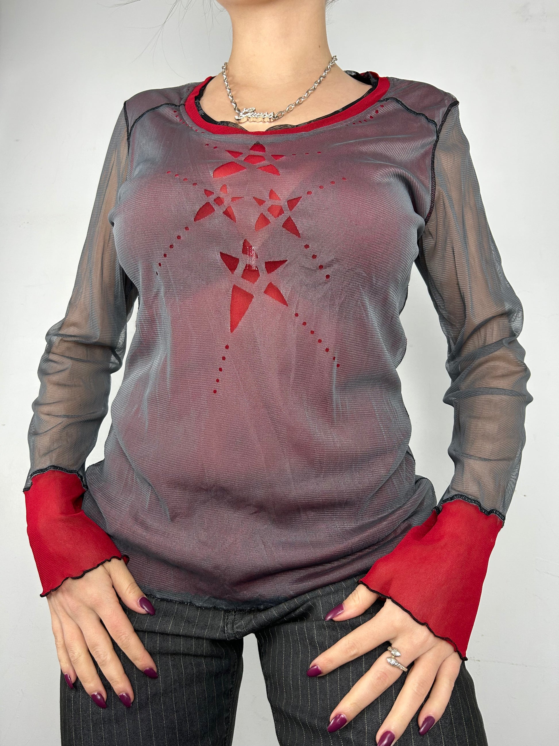 Grey & red mesh lined long sleeves top (M/L)
