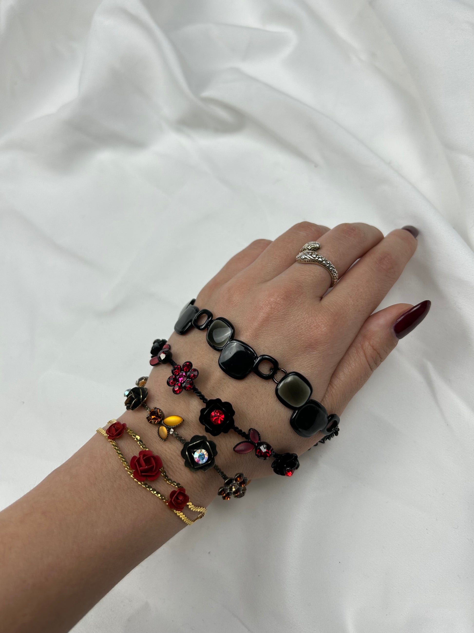 Flowers rhinestones pearls inox bracelet