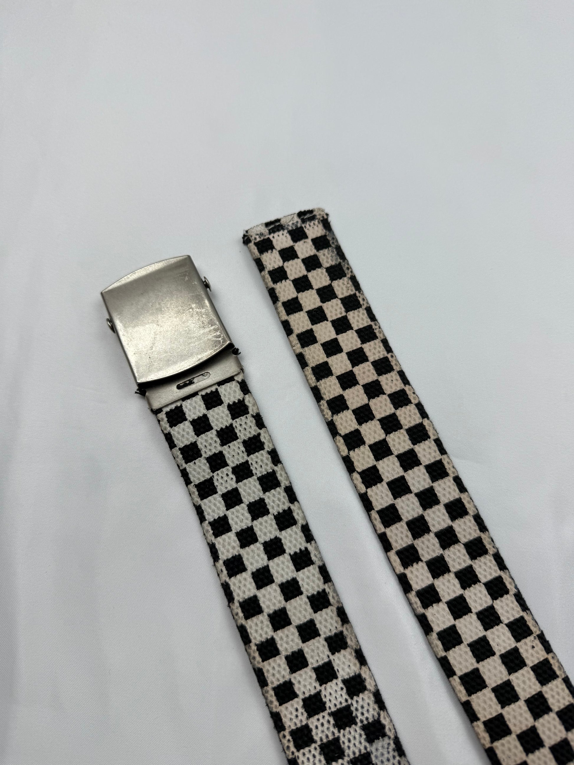 Black & white buckle belt