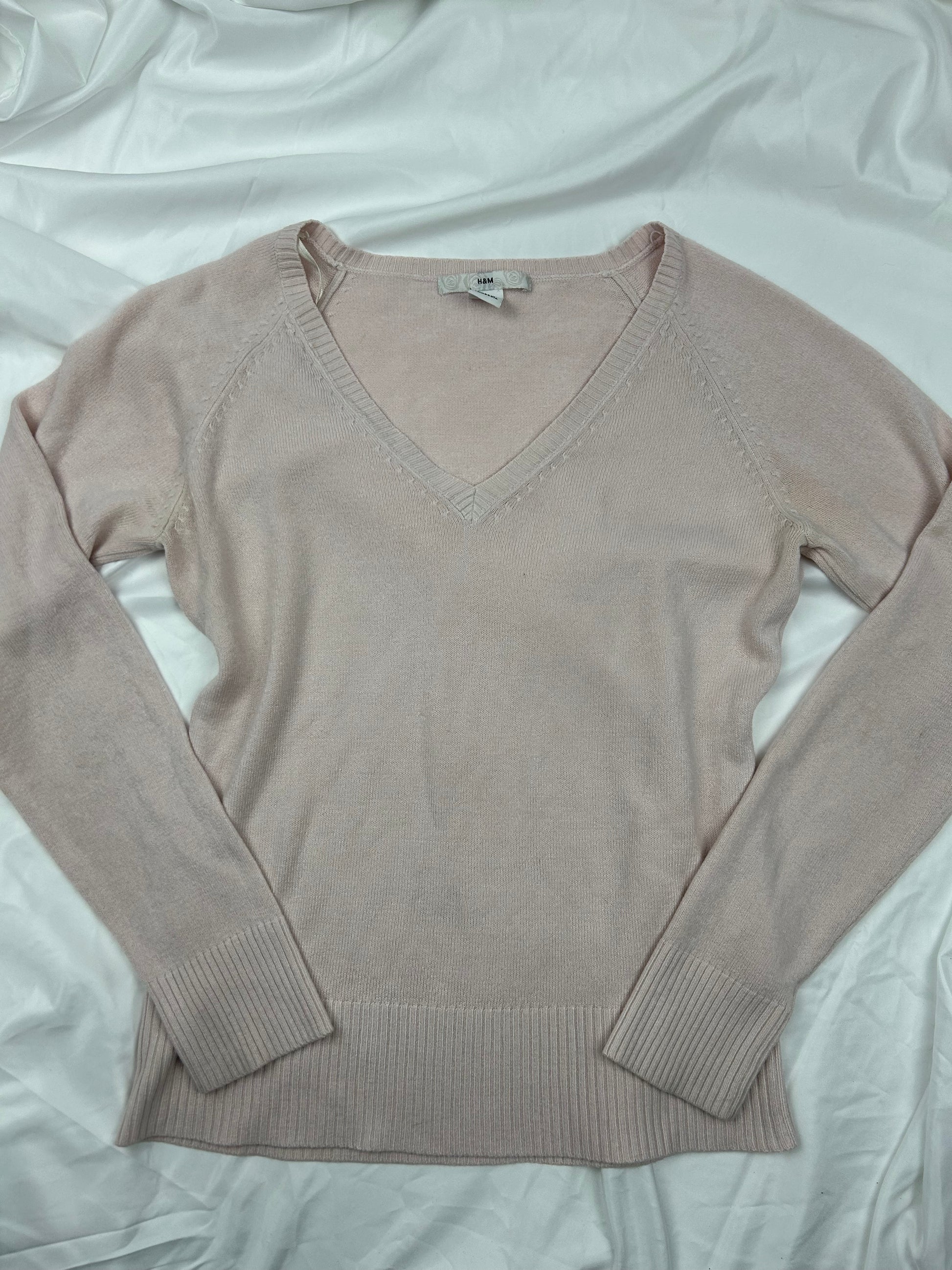 Light pink V neck  jumper (M)