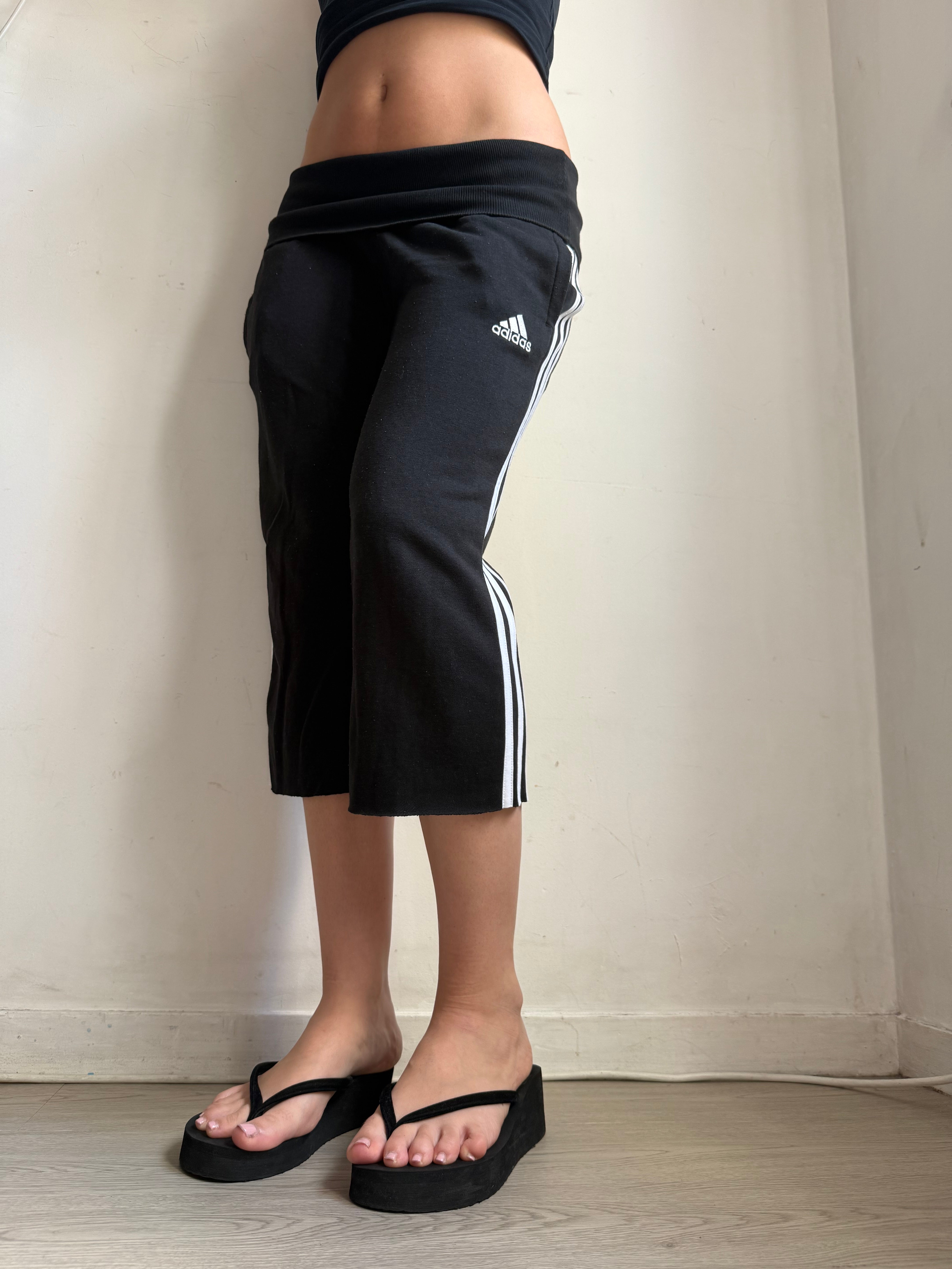Black & white activewear capri pants (M)