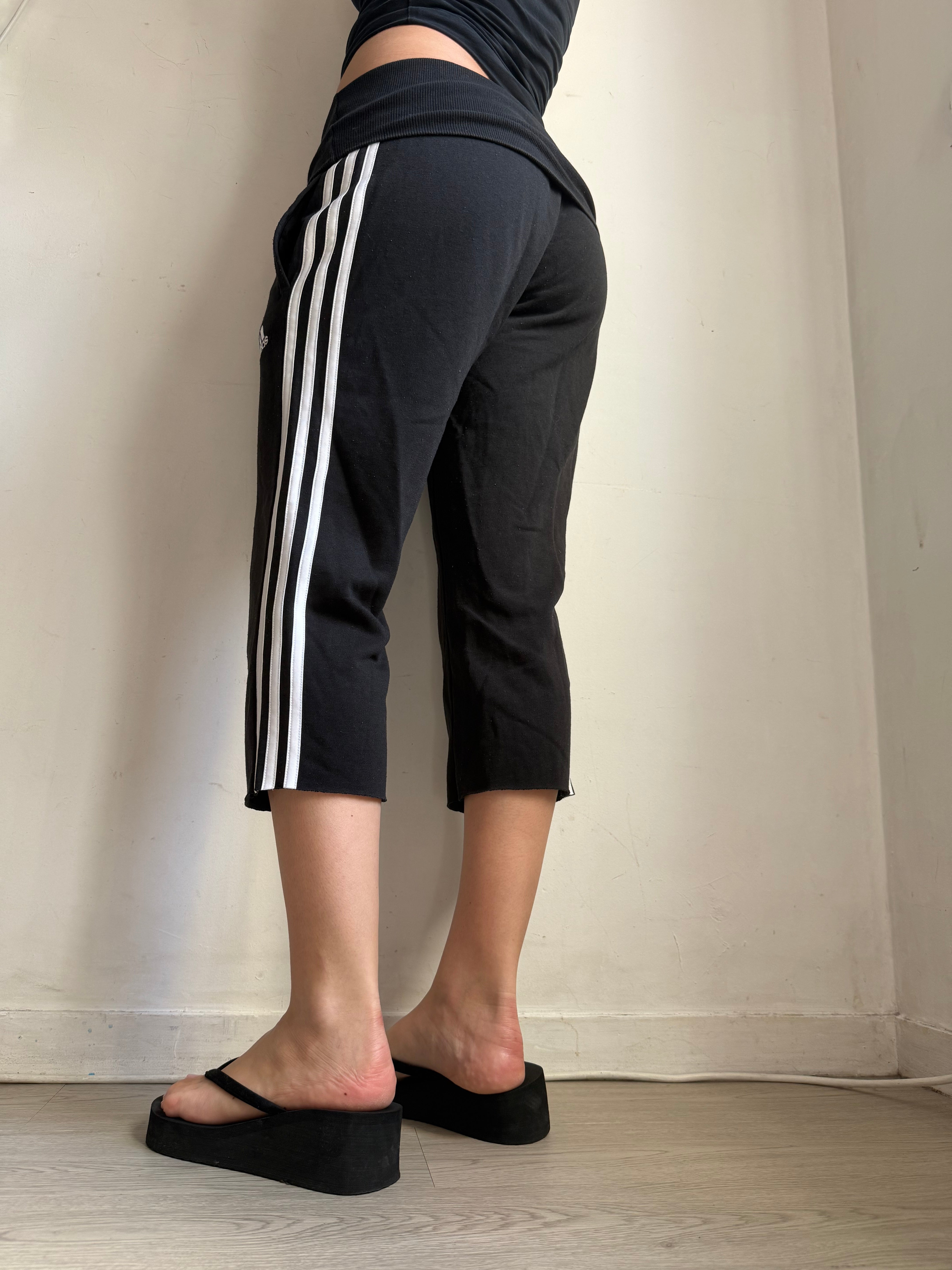 Black & white activewear capri pants (M)