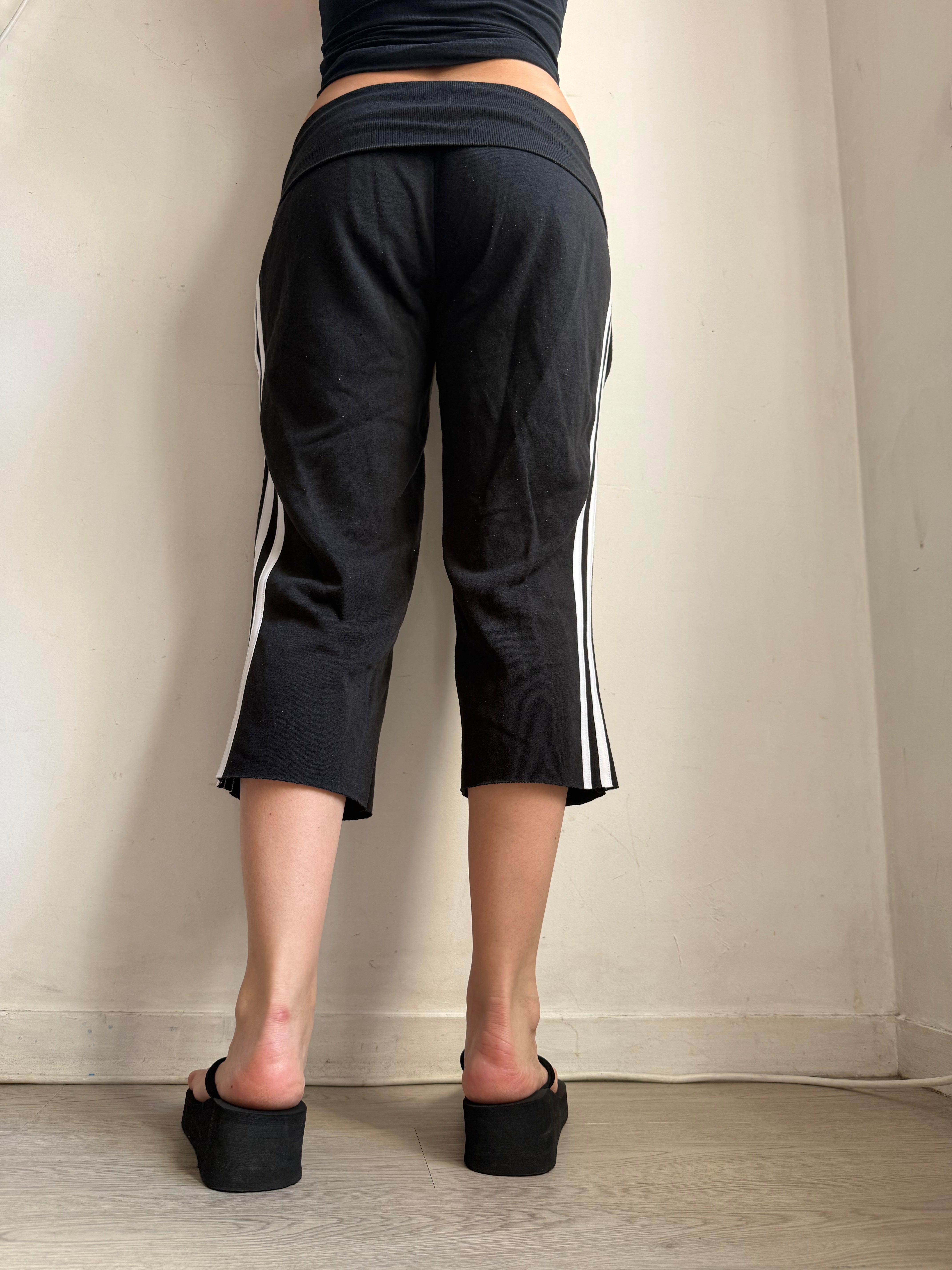 Black & white activewear capri pants (M)
