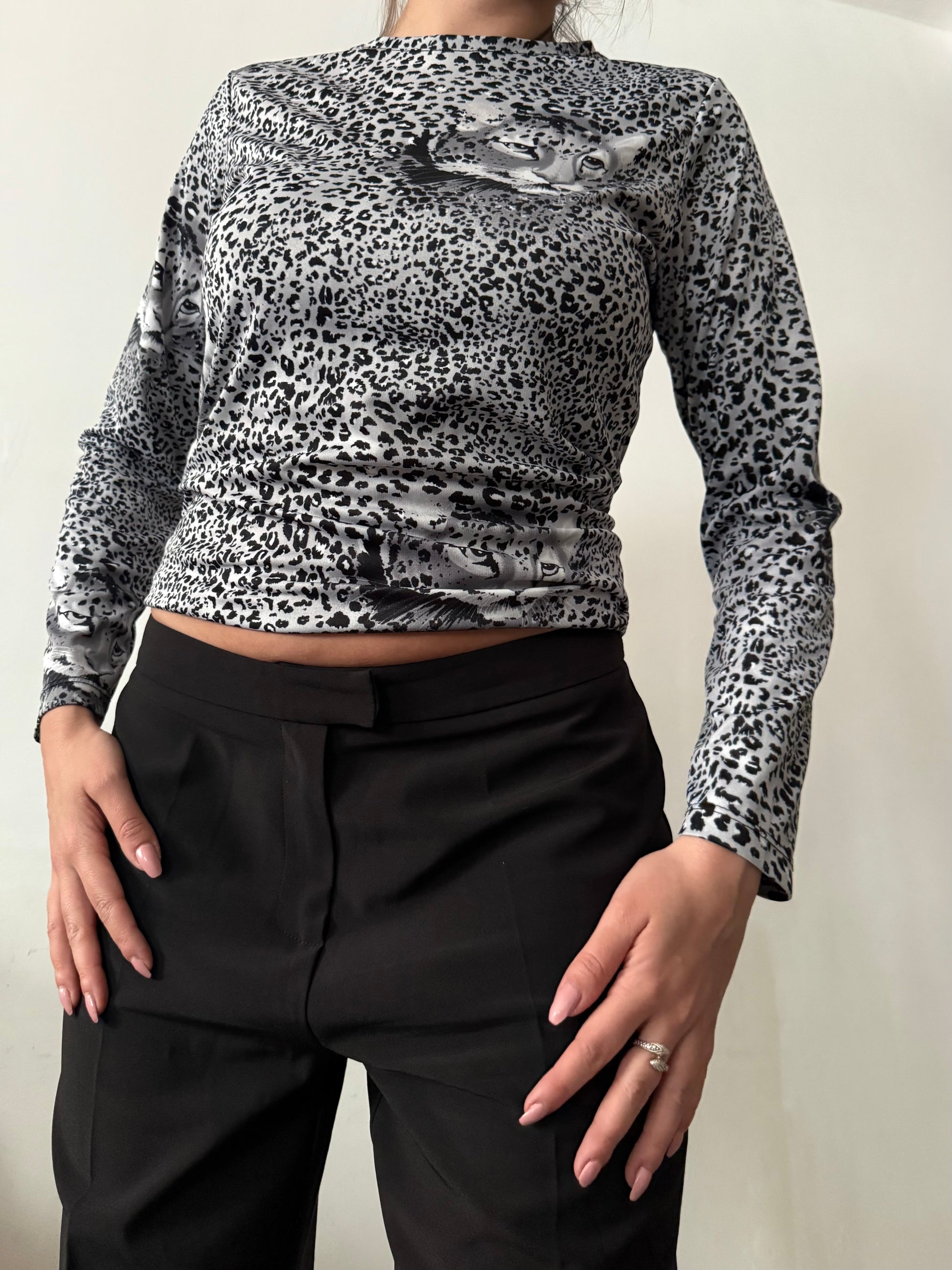 Grey panther  long sleeves top (S/M)
