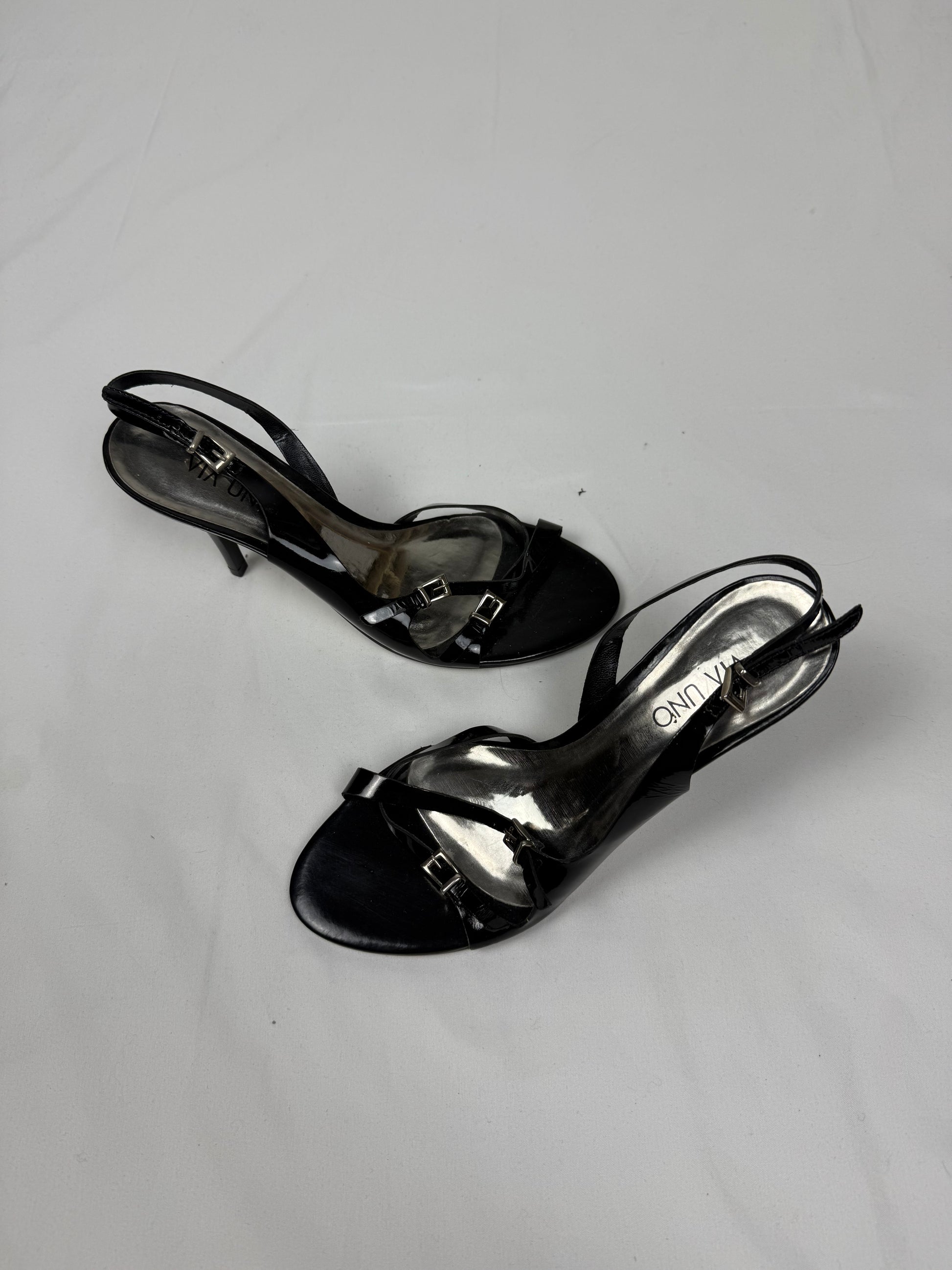 Black buckle belt heels (38)