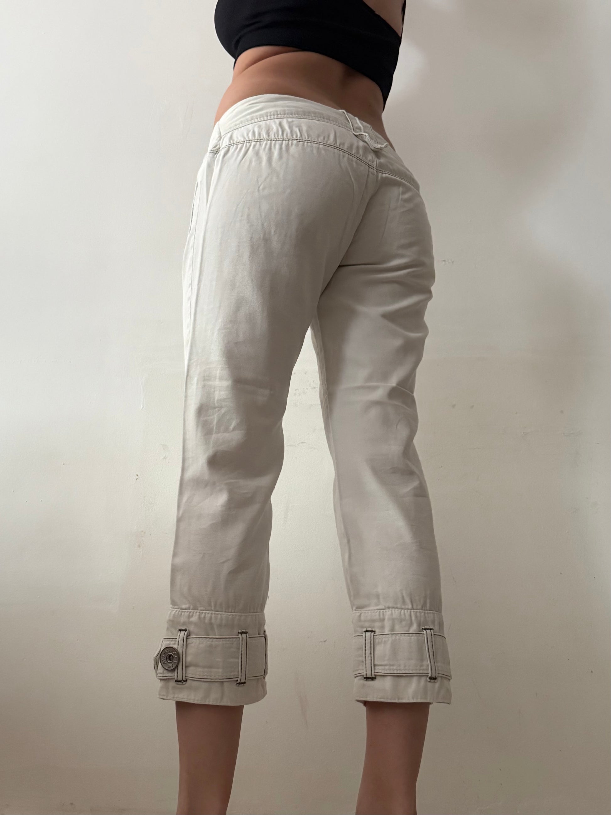 White denim low waist capri pants (S/M)