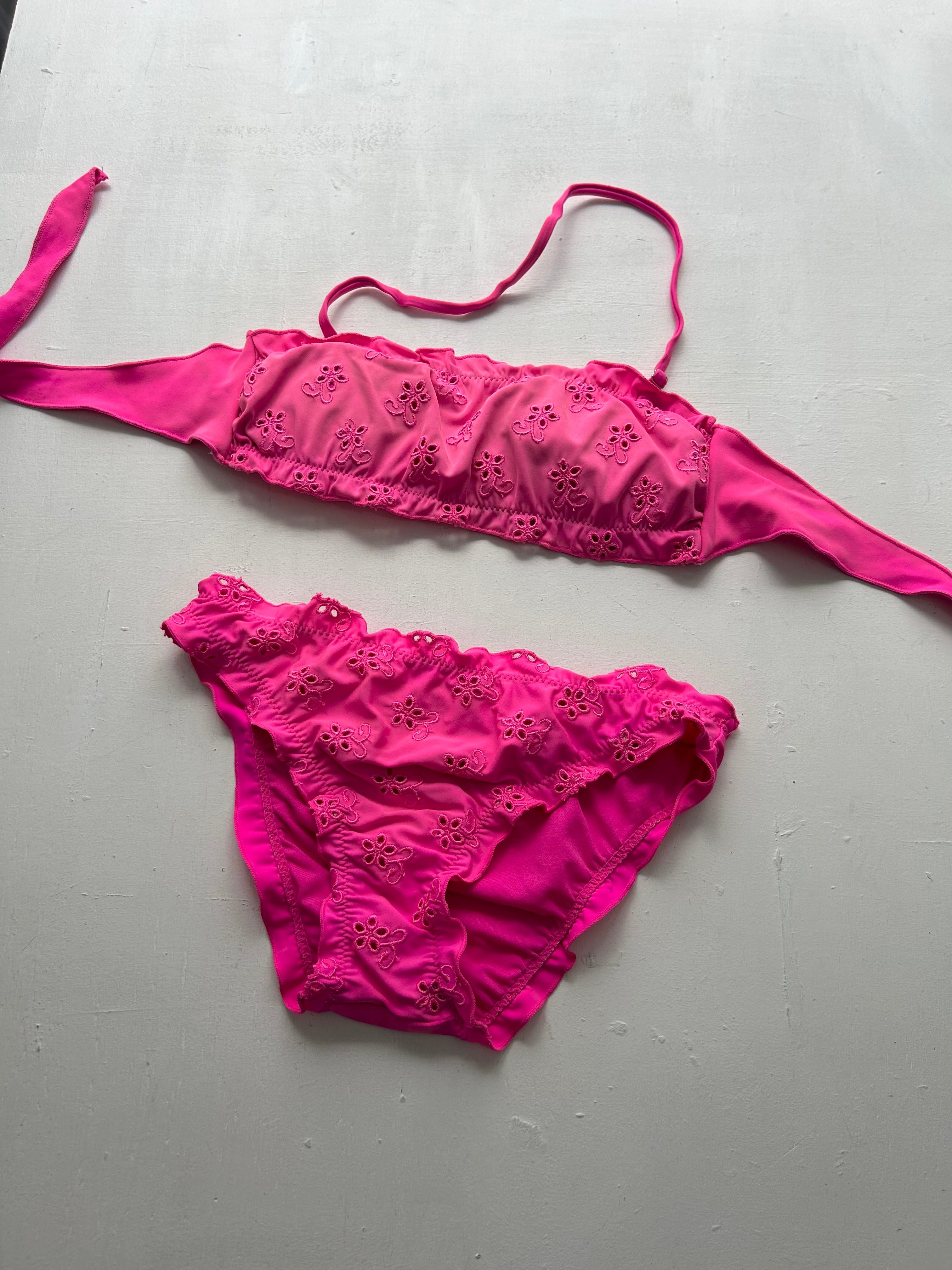 Pink embroidered low rise bikini set (XS)