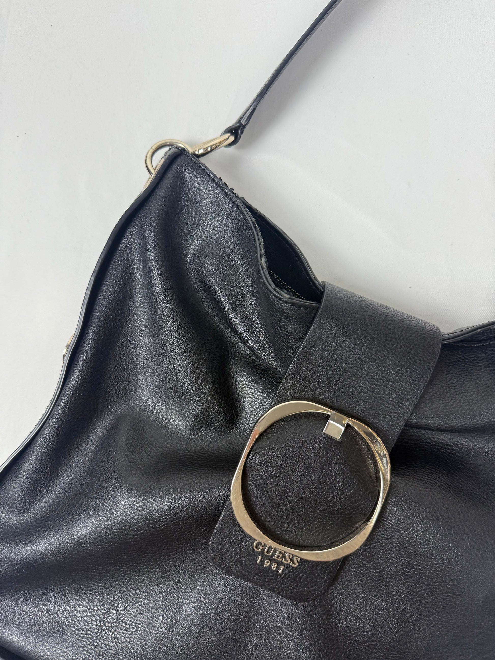 Black pvc leather gold buckle besace shoulder bag (30x32cm)