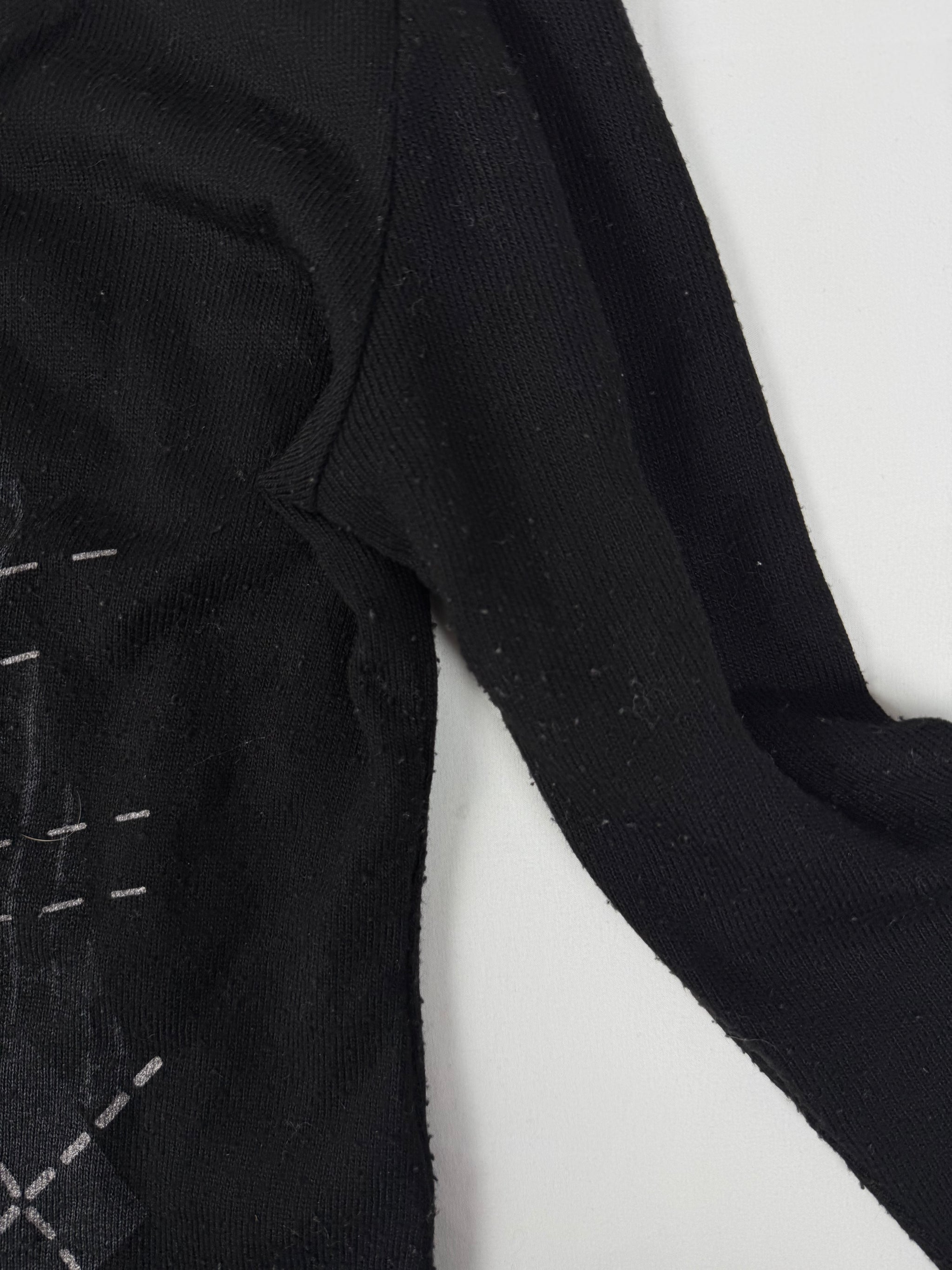 Black graphic V neck jumper (M)