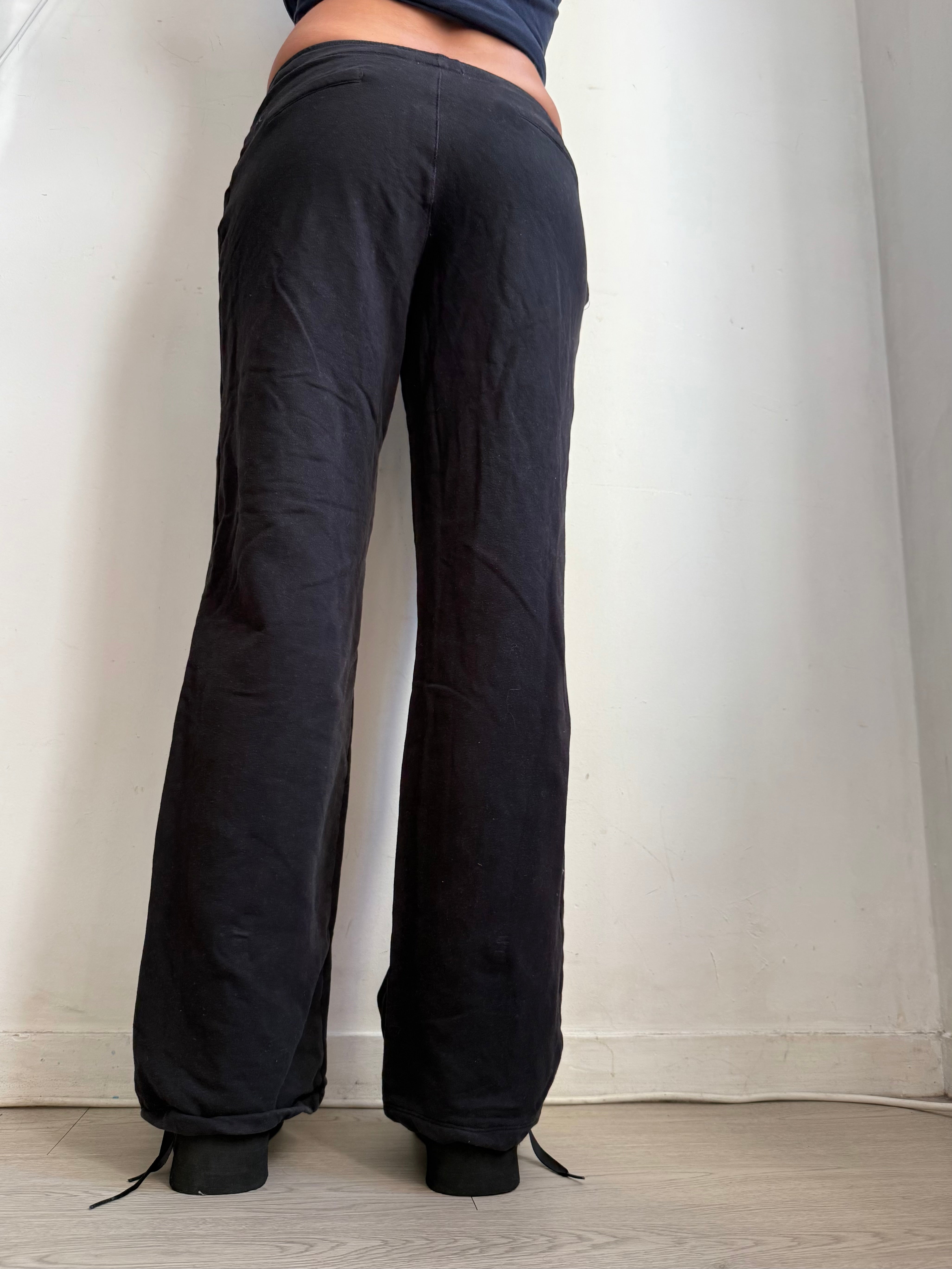 Black low rise cotton baggy pants (M)