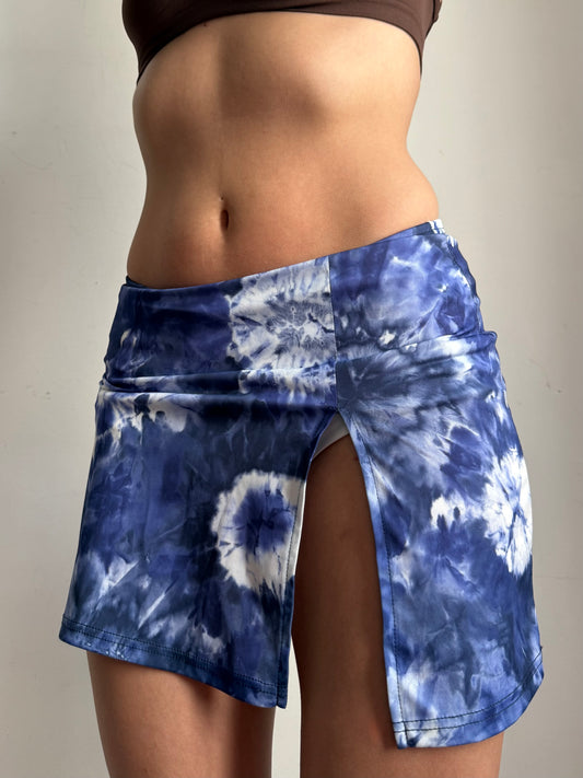 Blue graphic low rise mini skort (S)