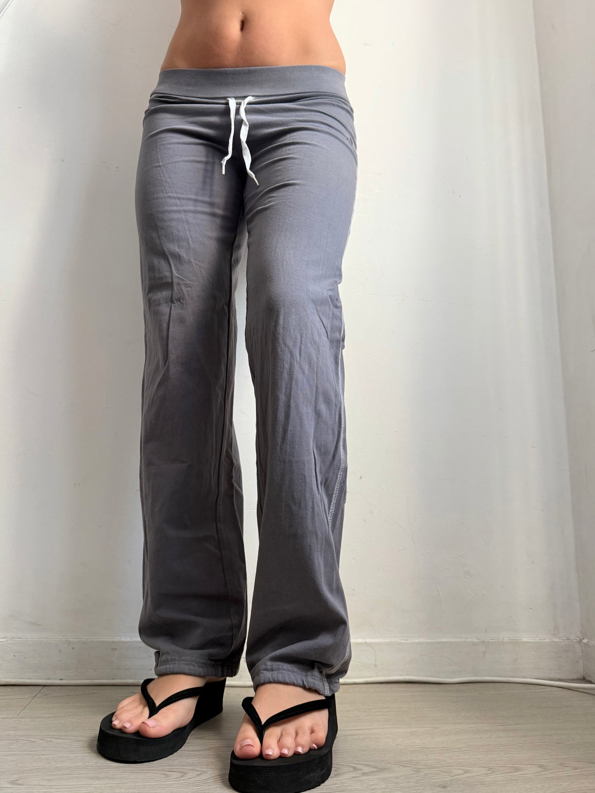 Pantalon droit taille basse en jean noir (XS)